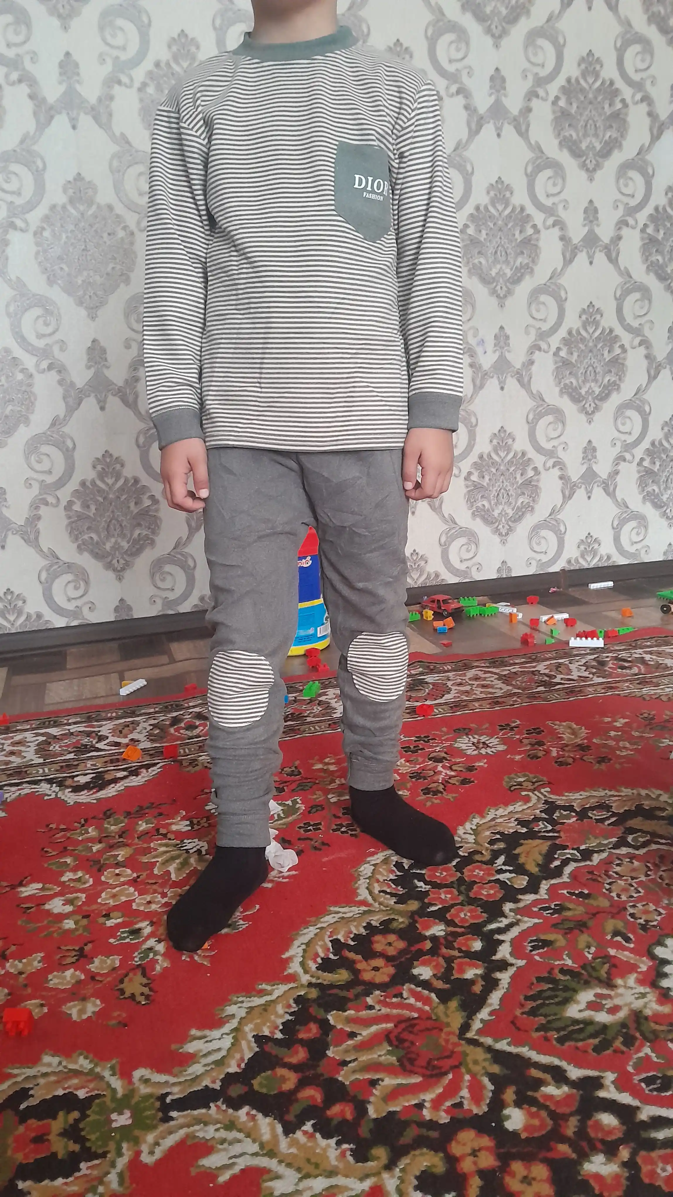 O‘g‘il bolalar kiyimi, bolalar kostyumi, sport kostyumi, kiyimlar to‘plami