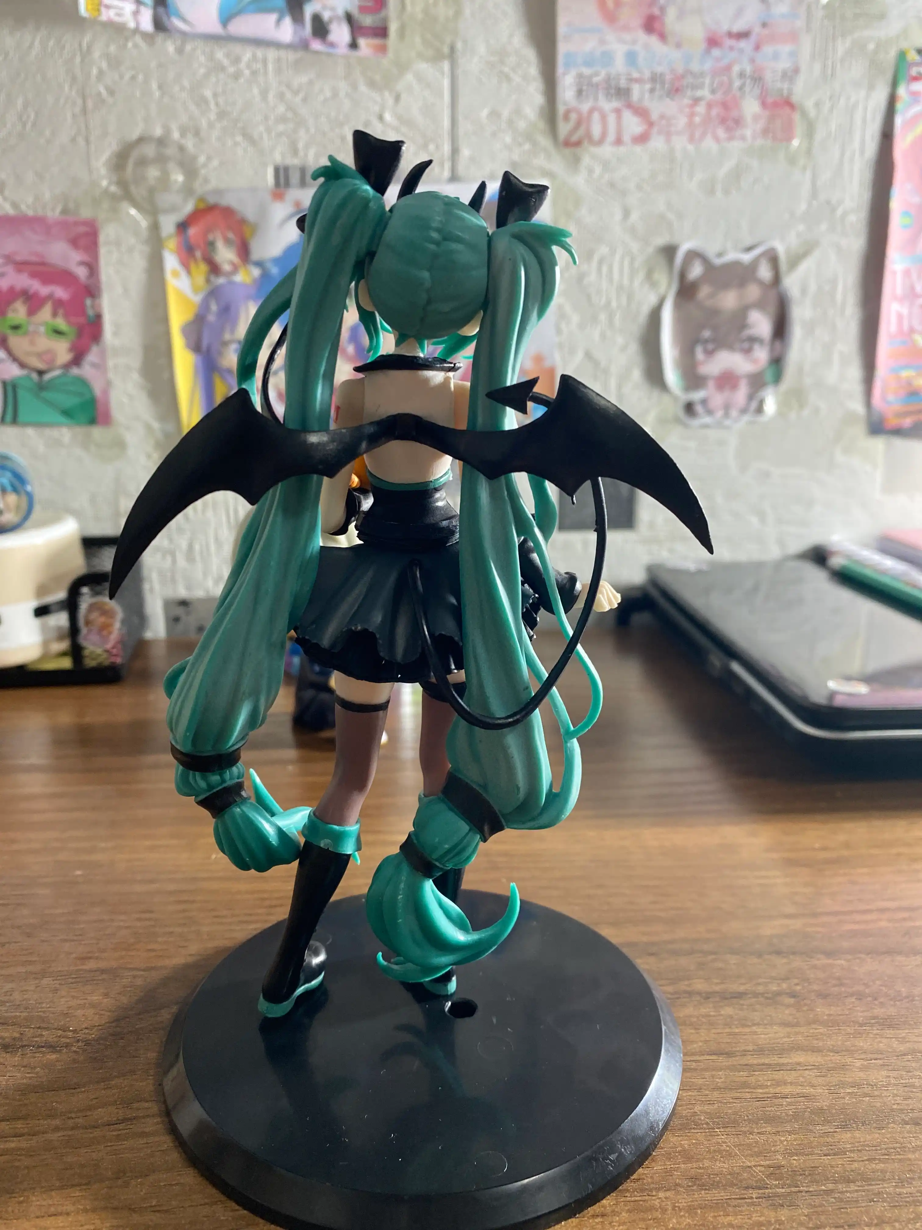 Anime figurka Hatsune Miku Little Devil – Premium koleksion bezak, PC Setup va xona dekori