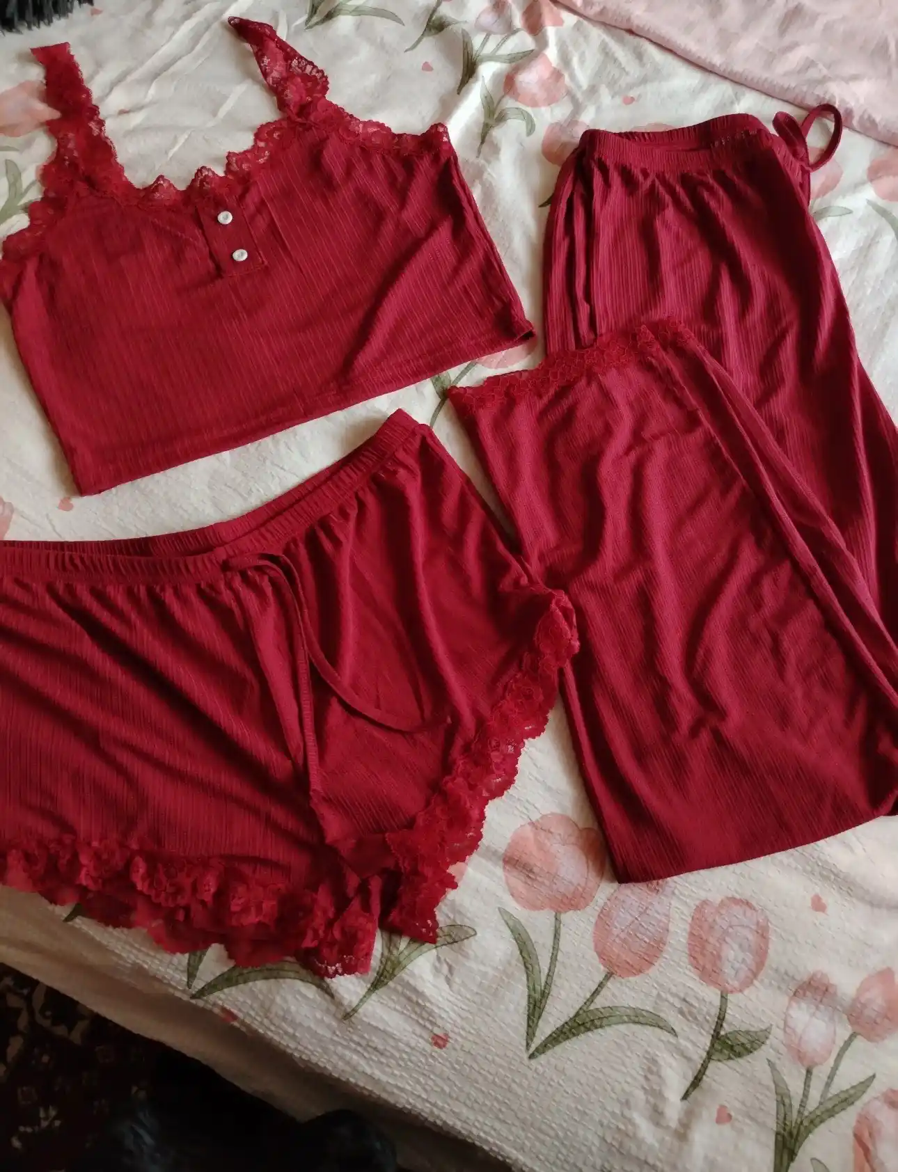 Ayollar pijamasi, 3 ta 1 da, tungi pijama