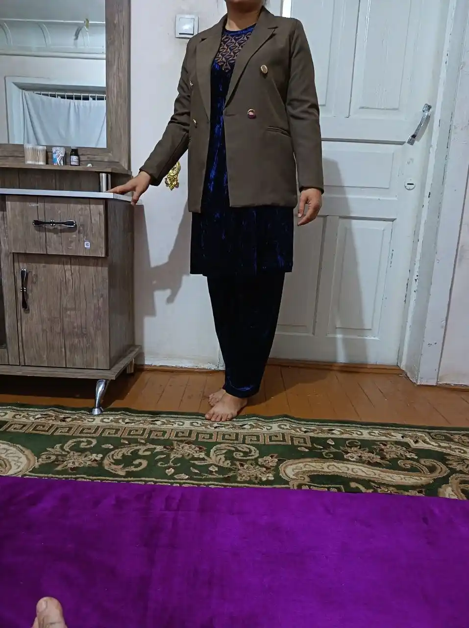 Женский удлинённый пиджак, приталенный, классический, с карманами