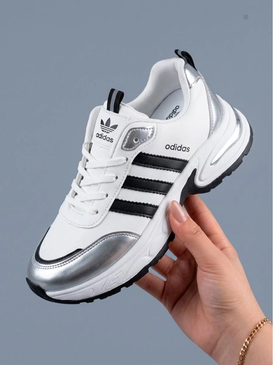 Ayollar krossovkasi, adidas, platformali, sport uslubida, kuz-qish, 36-40 o'lchamda - 