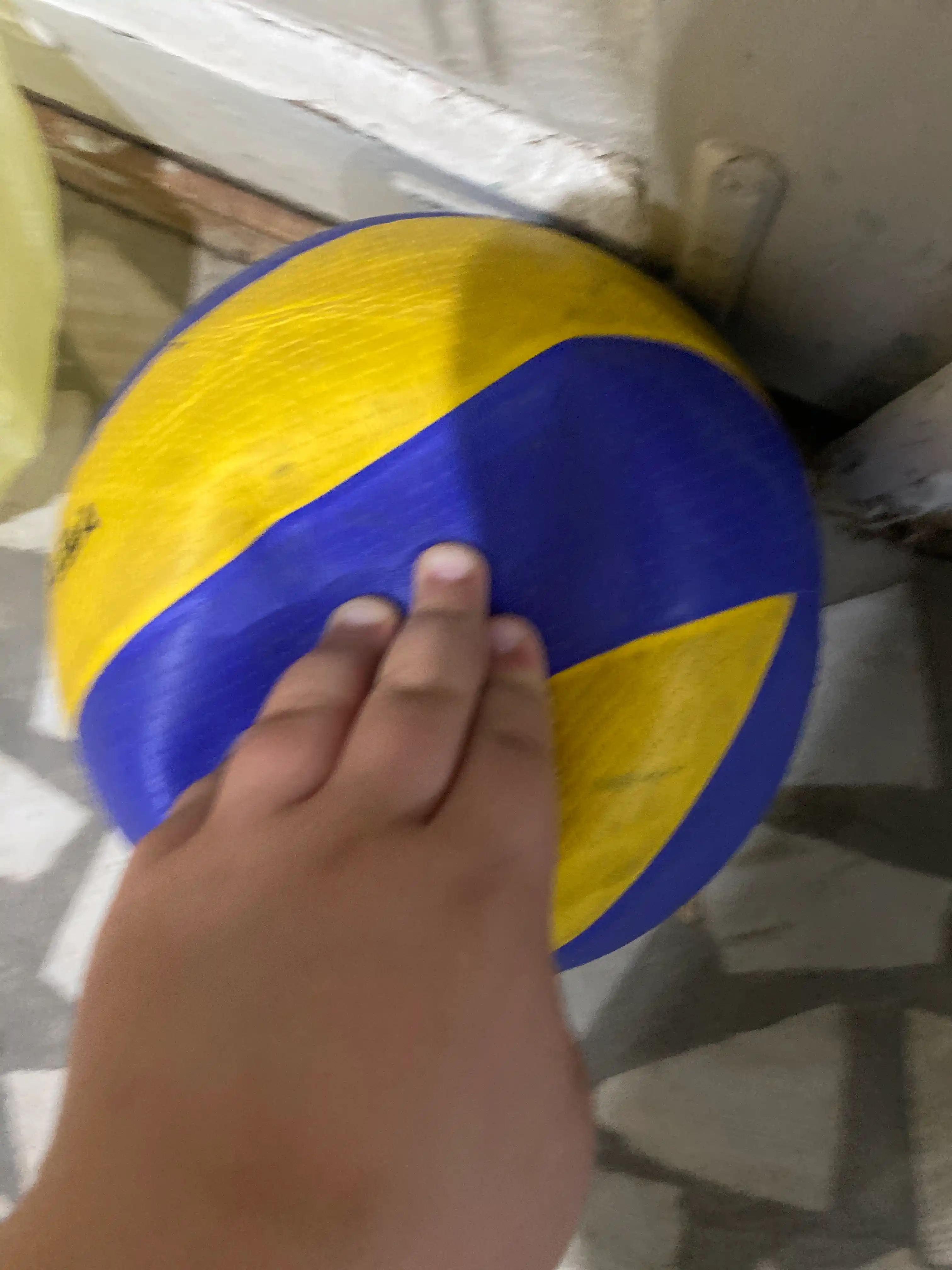 Voleybol, mashg‘ulot uchun to‘p — rasmiy o‘yinlar uchun ideal tanlov