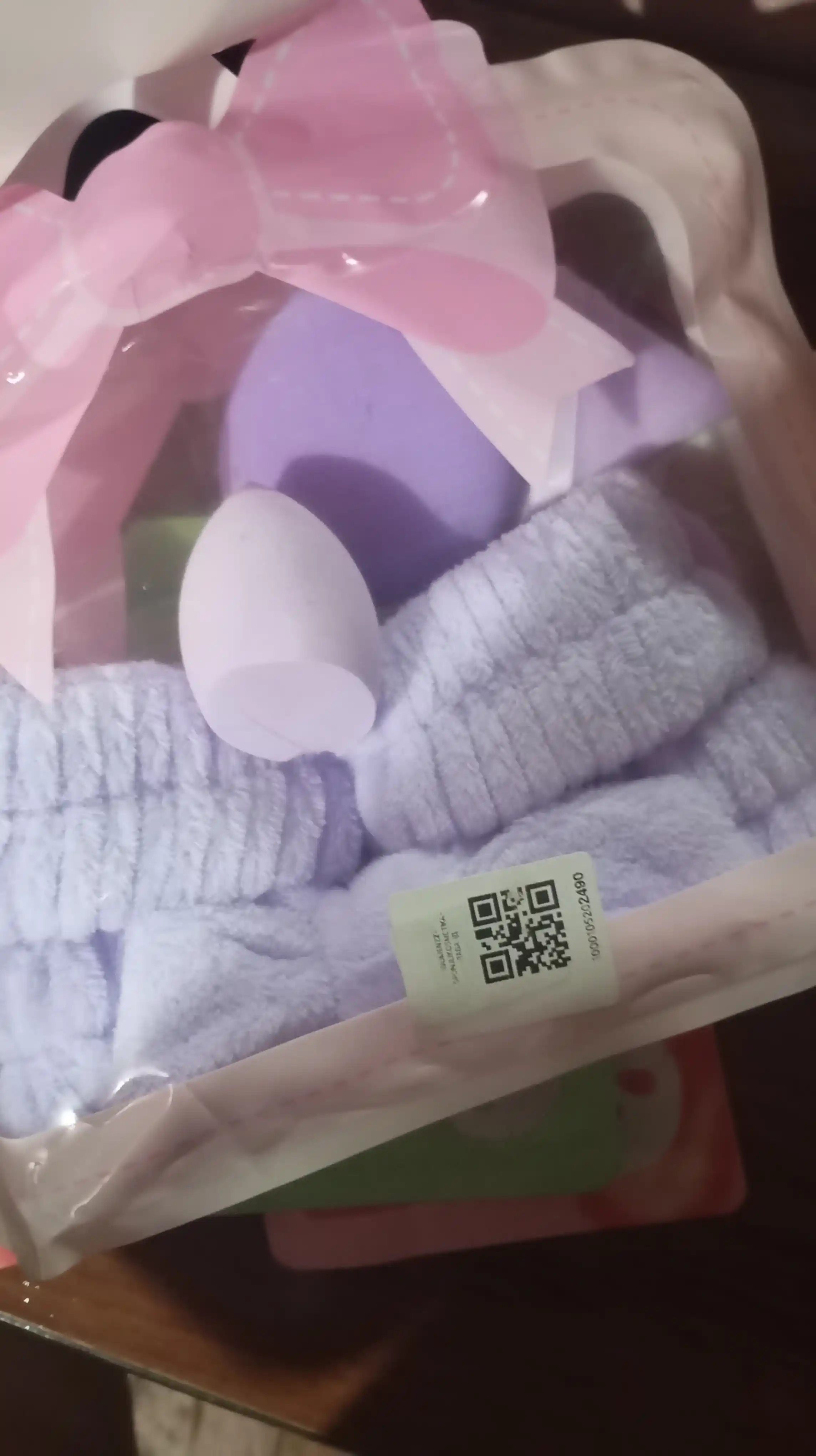 Makiyaj va yuz parvarishi uchun kosmetik aksessuarlar to‘plami