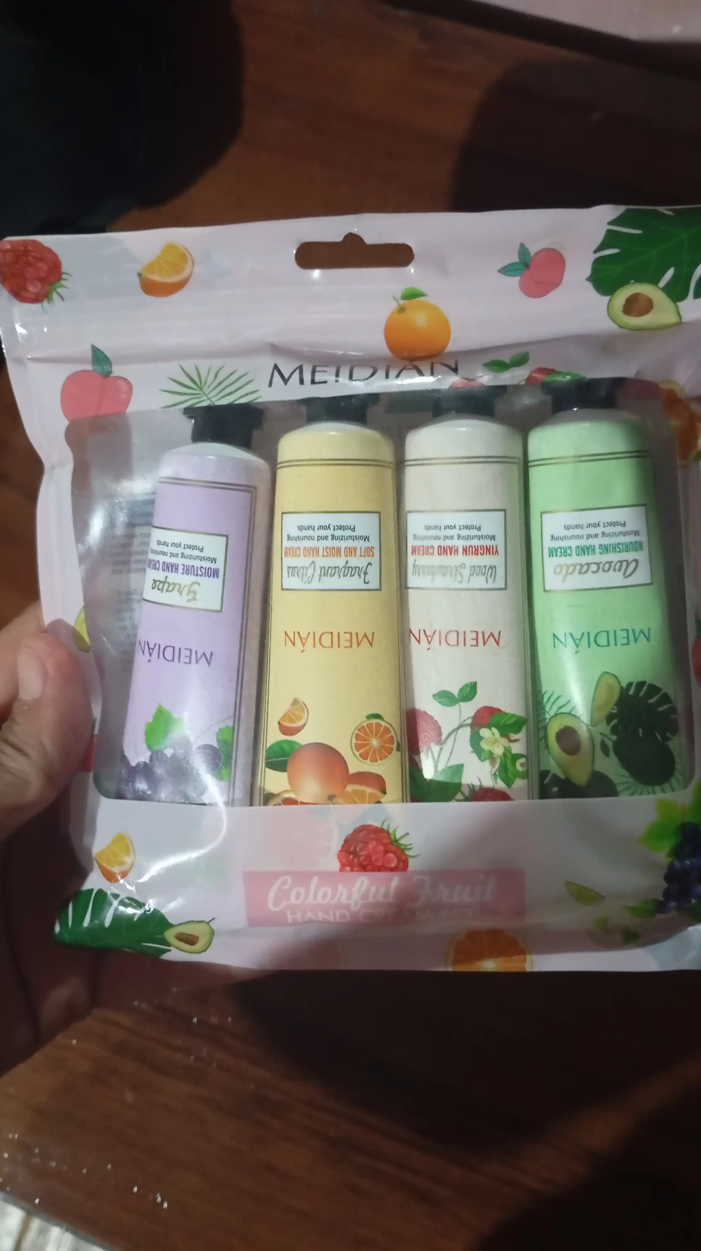 MEIDIAN mevali qo‘l kremi to‘plami, namlantiruvchi va oziqlantiruvchi, 5 ta 1 da