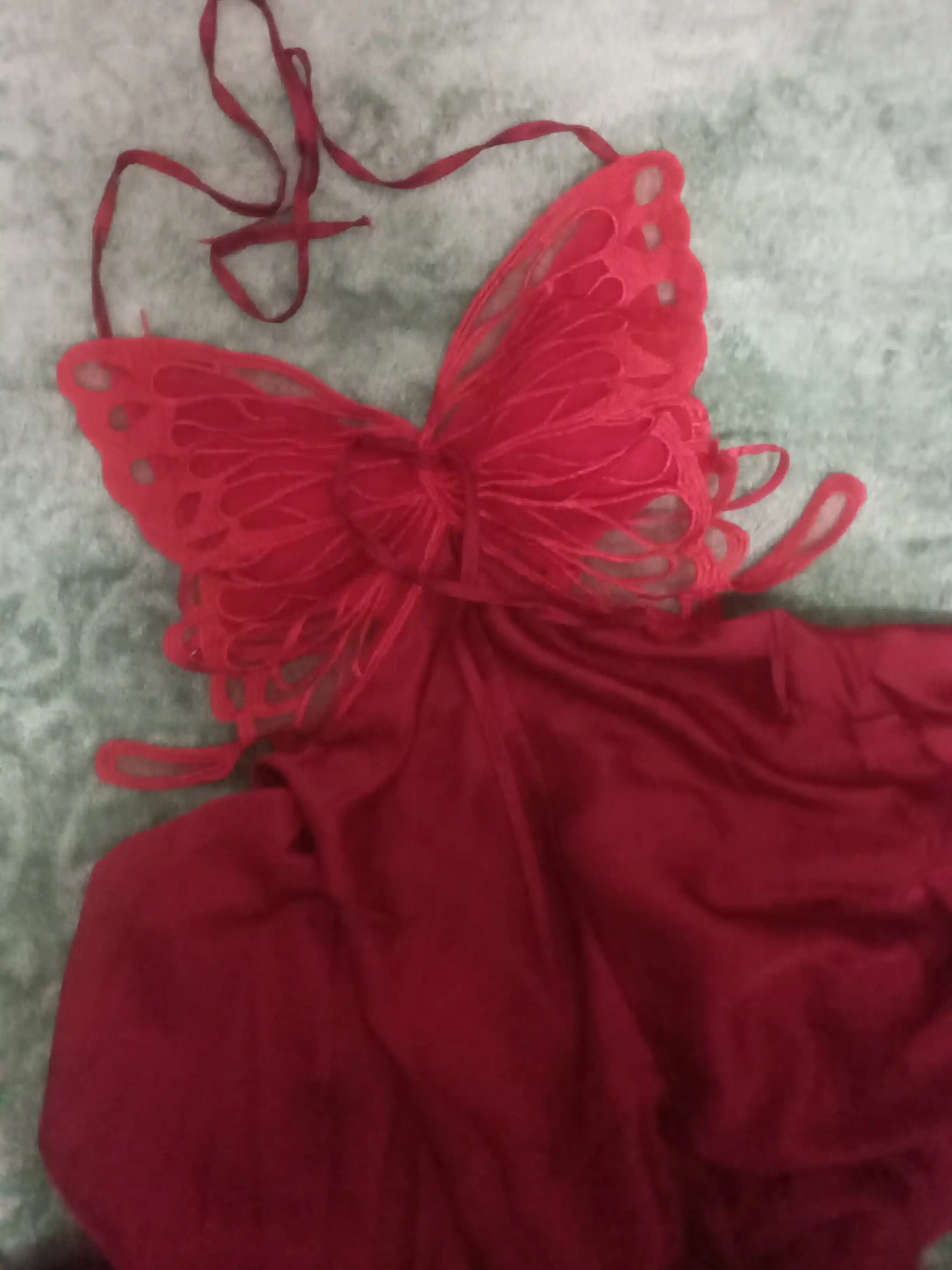 Ayollar uchun to‘rli tungi ko‘ylak, penyuar va uy kiyimi, uyqu uchun pijama