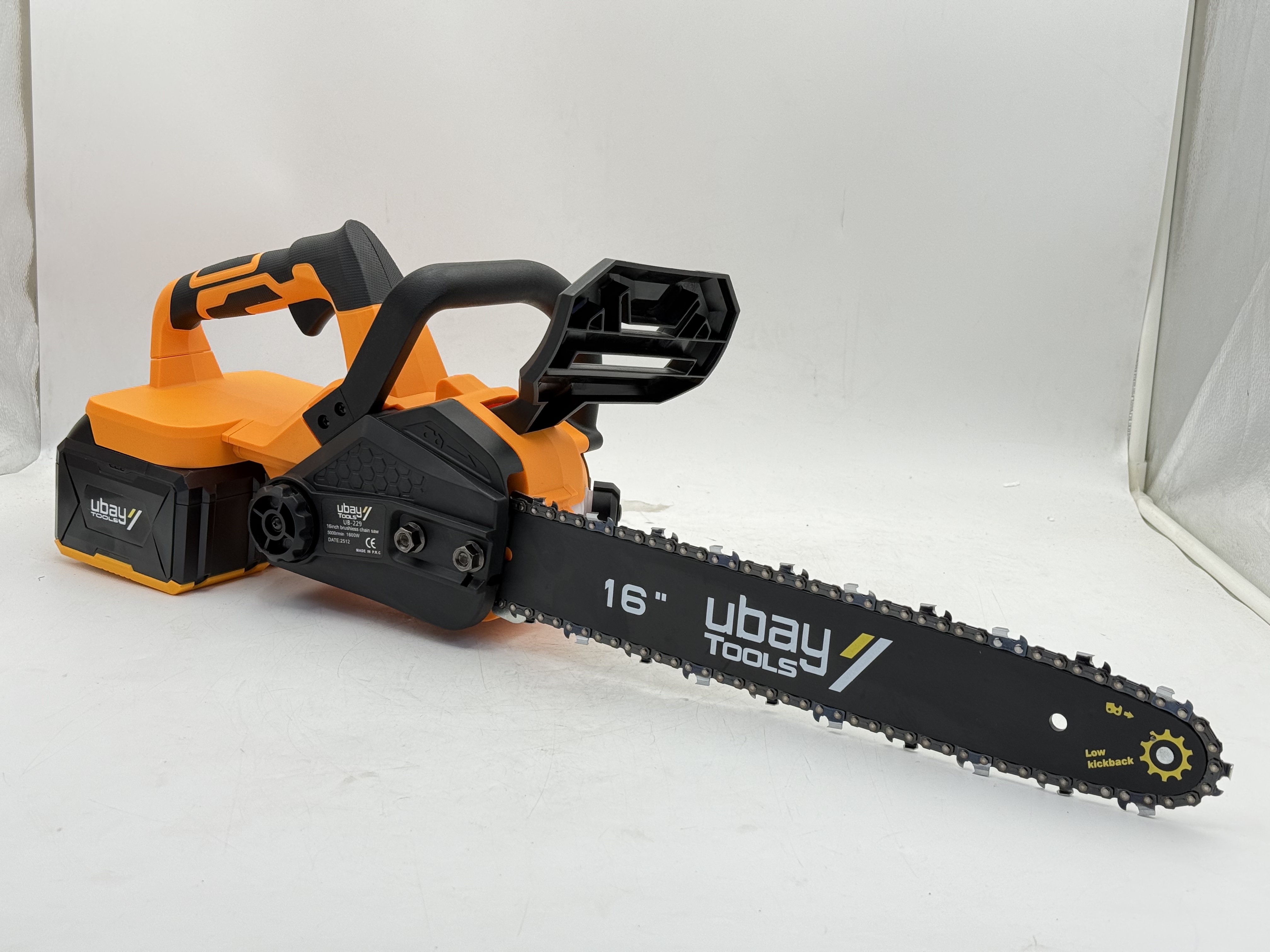 Аккумуляторная цепная пила UBAY UB-229, 1600 Вт, шина 40 см, бесщеточный двигатель