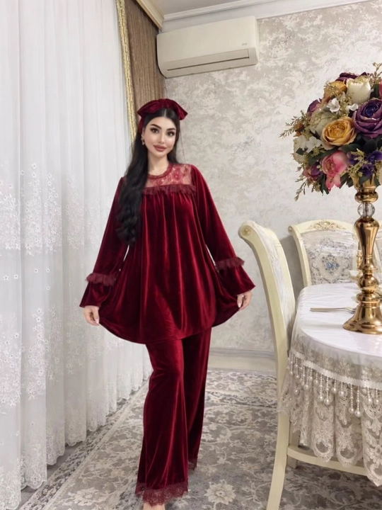 Ayollar uchun shokila bezakli premium velur ikkilik to‘plami