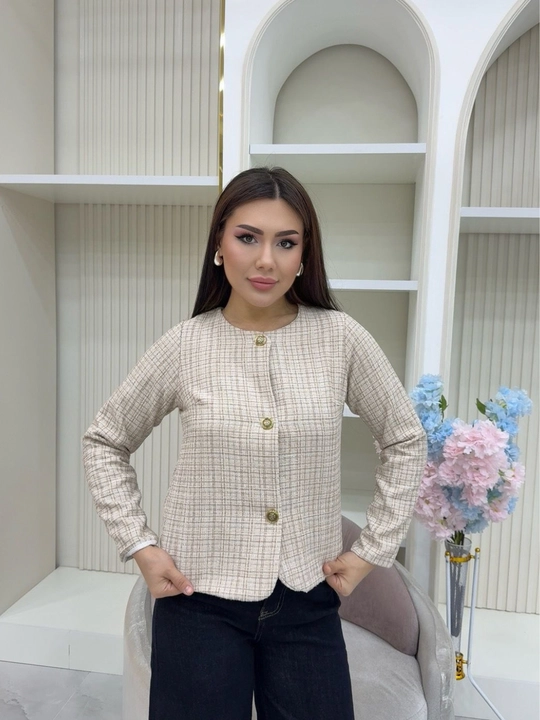 Ayollar jaketi, klassik yoqasiz pidjak, uzun yengli, tugmali