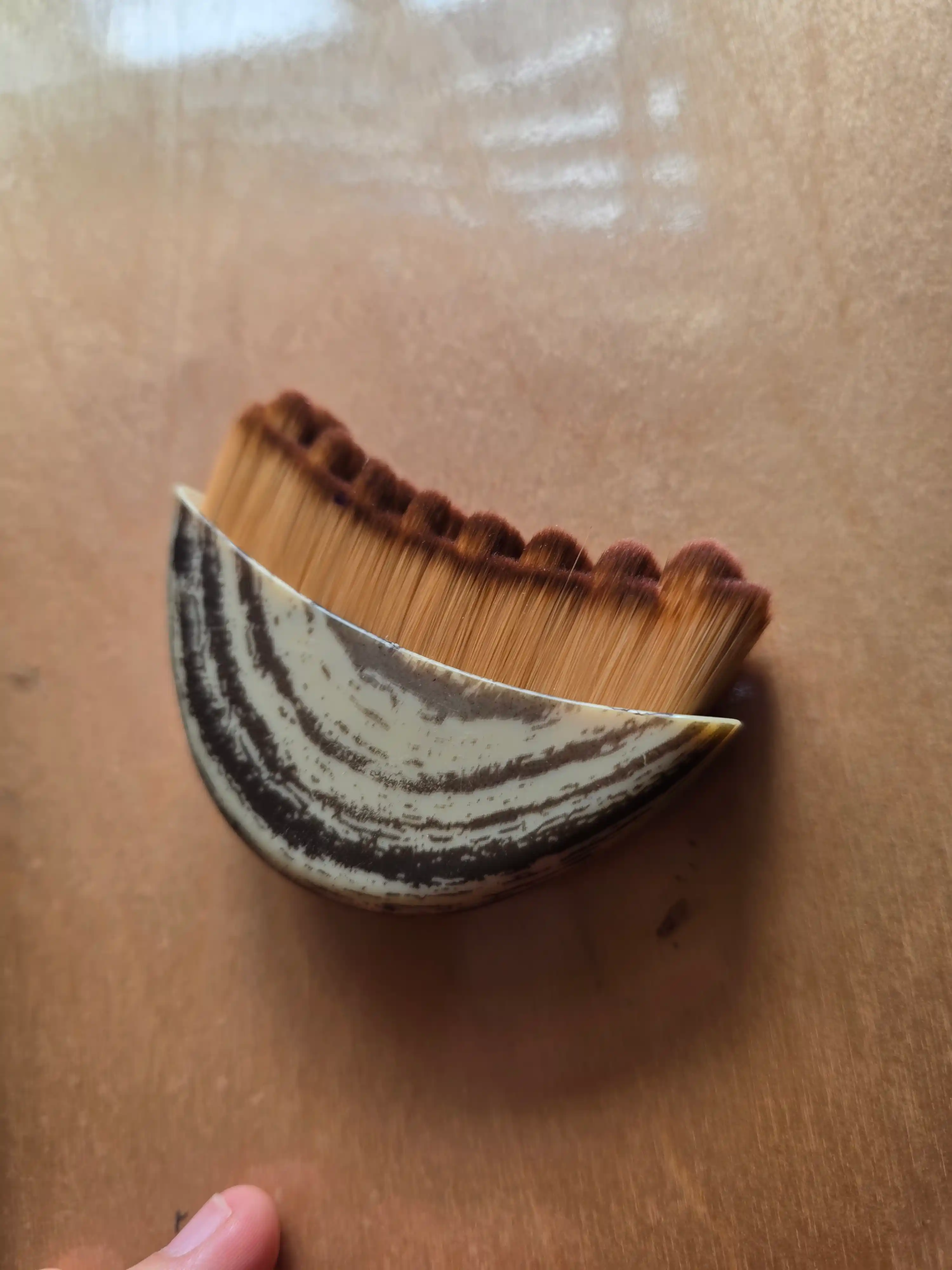 Massaj cho'tkasi, yuz massajeri – lifting, gua sha va limfa drenaj effekti