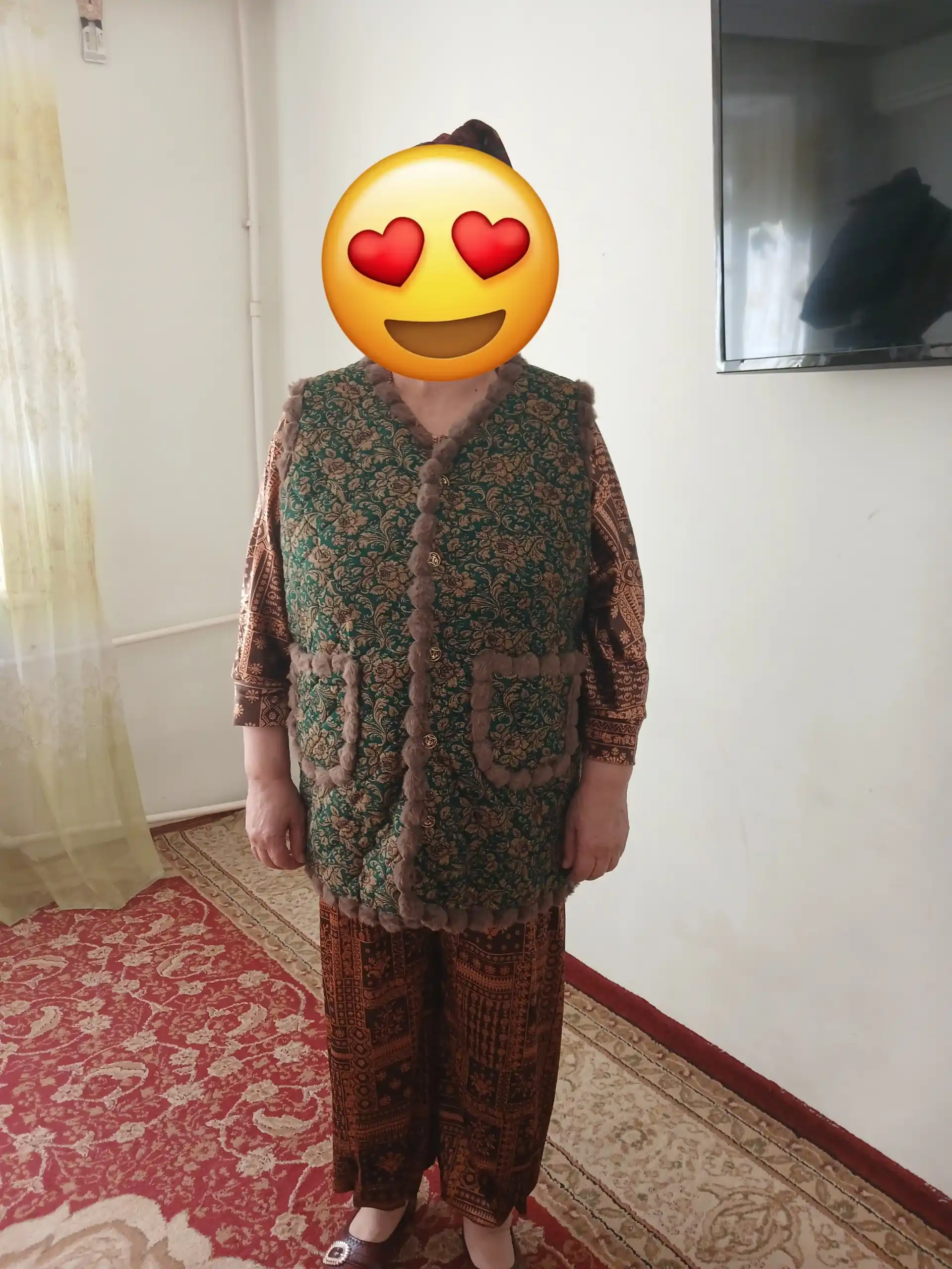 Ayollar issiq nimchasi, eko mo‘ynadan, bir o‘lcham kattaroq buyurtma bering