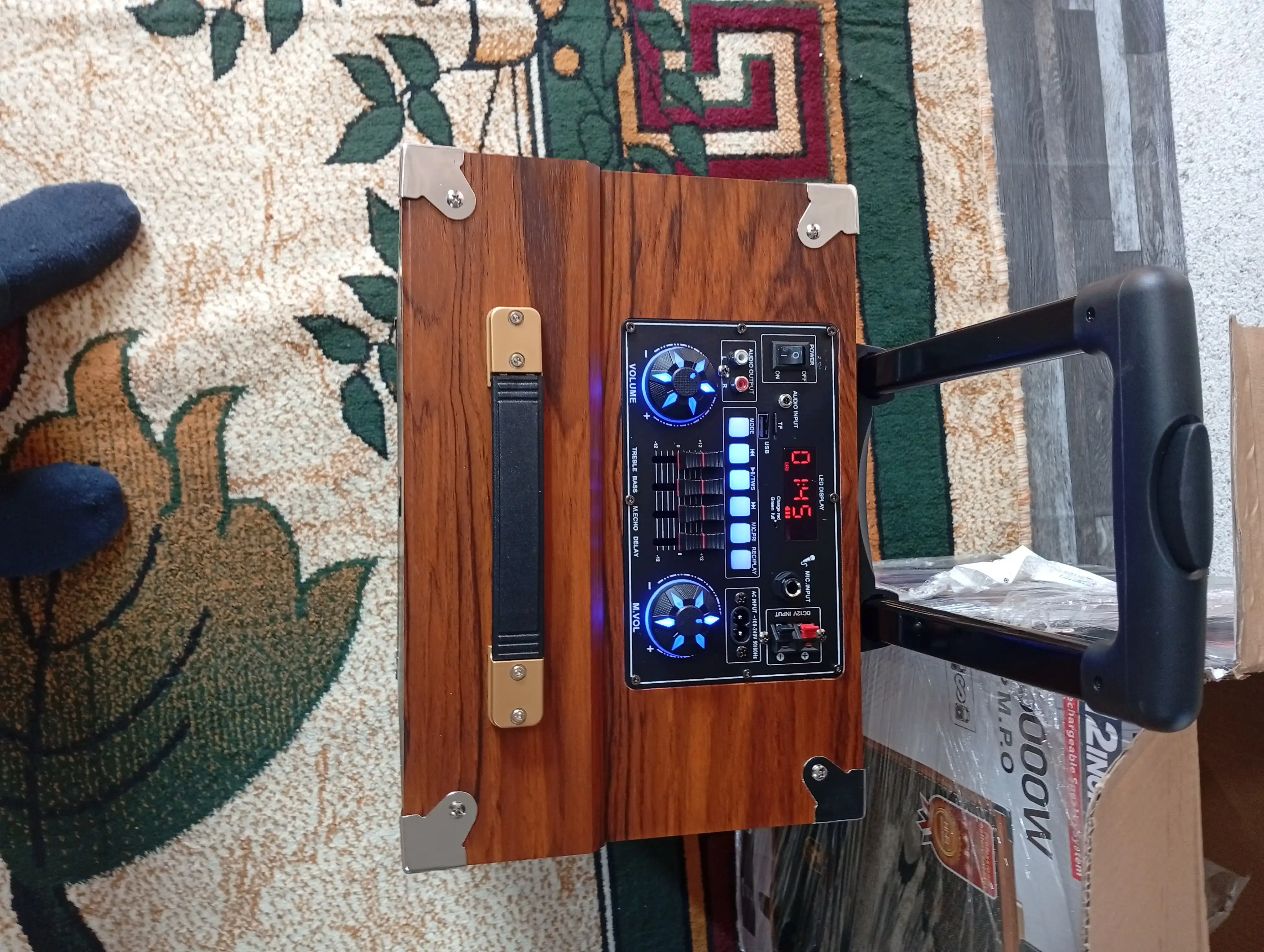 Колонка караоке BAAB B-Q12 с 2 беспроводными микрофонами