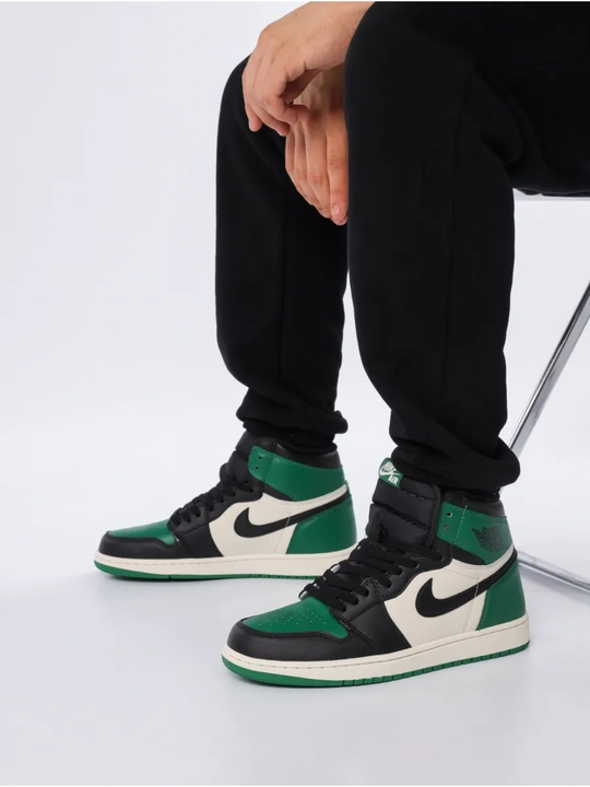 Erkaklar, ayollar va o‘smirlar uchun sport krossovkalari Nike Air Force, o'lchami 40-44