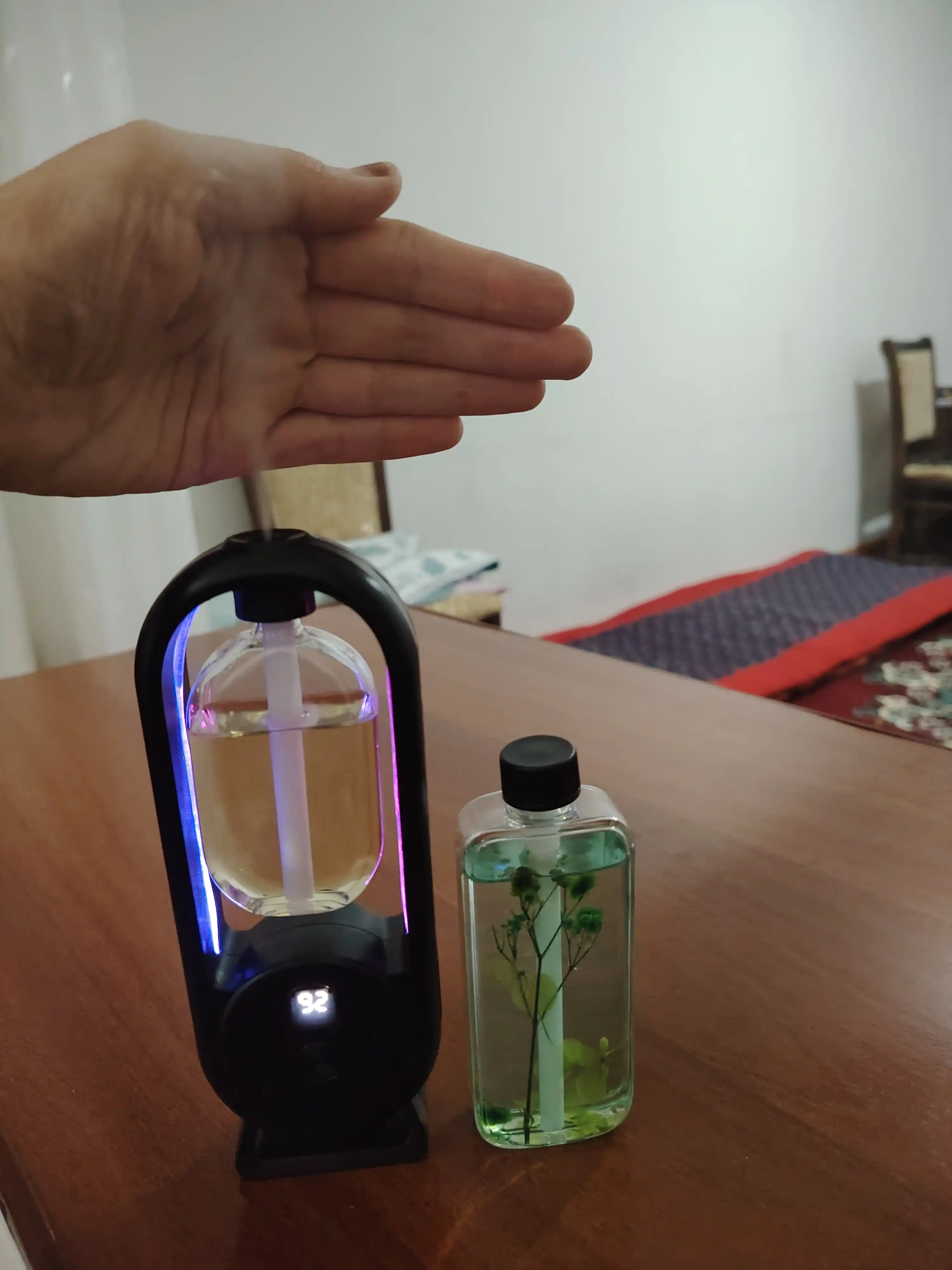 Uy uchun avtomatik havo tozalagich, xushbo'y hid tarqatgich va 1 shisha sovg'a, NS-08