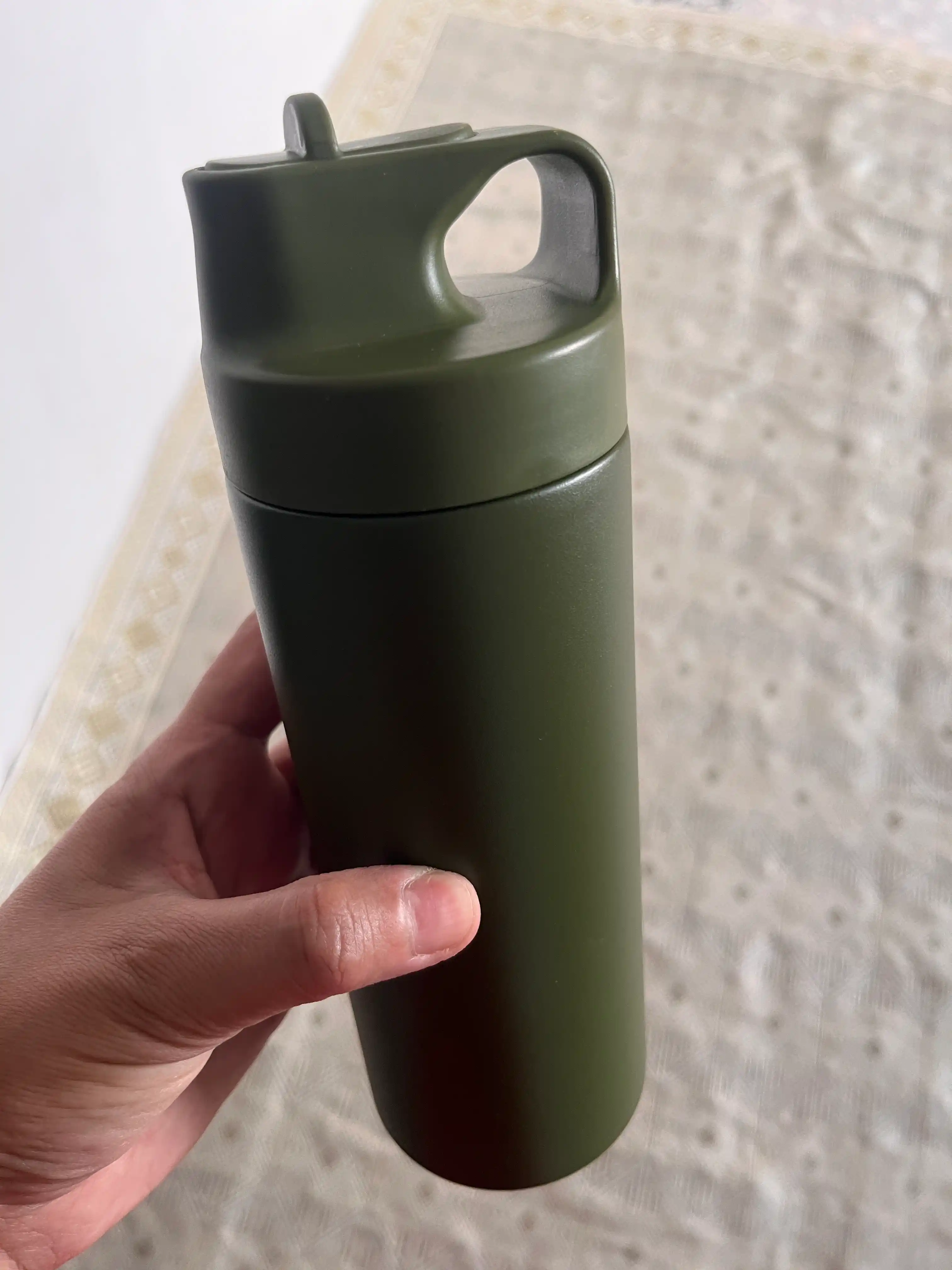 Termos suv uchun sport va sayohat, issiq-sovuq saqlaydi, 550 ml, zanglamas po'lat