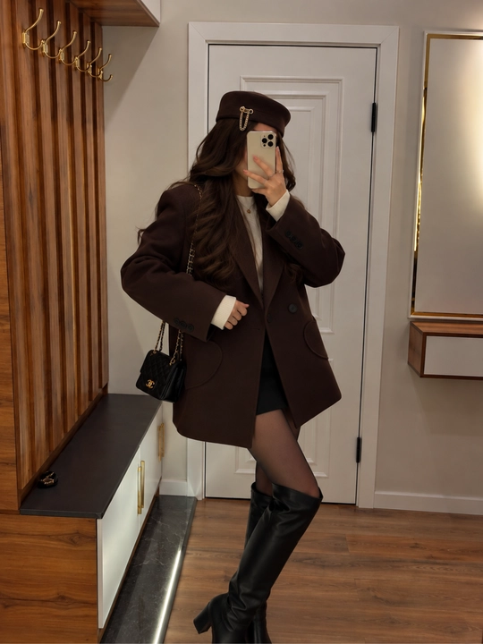 Katta o‘lchamli ayollar pidjagi, ikki yoqlama uzun jaket