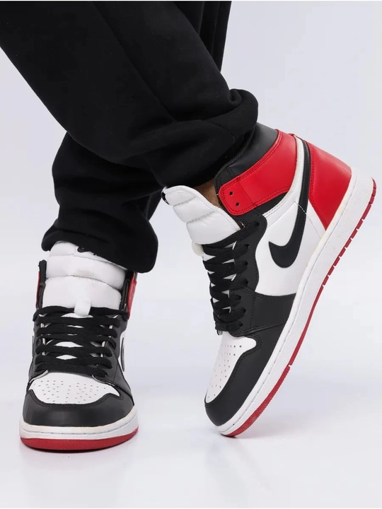 Erkaklar, ayollar va o‘smirlar uchun sport krossovkalari Nike Air Force, o'lchami 40-44