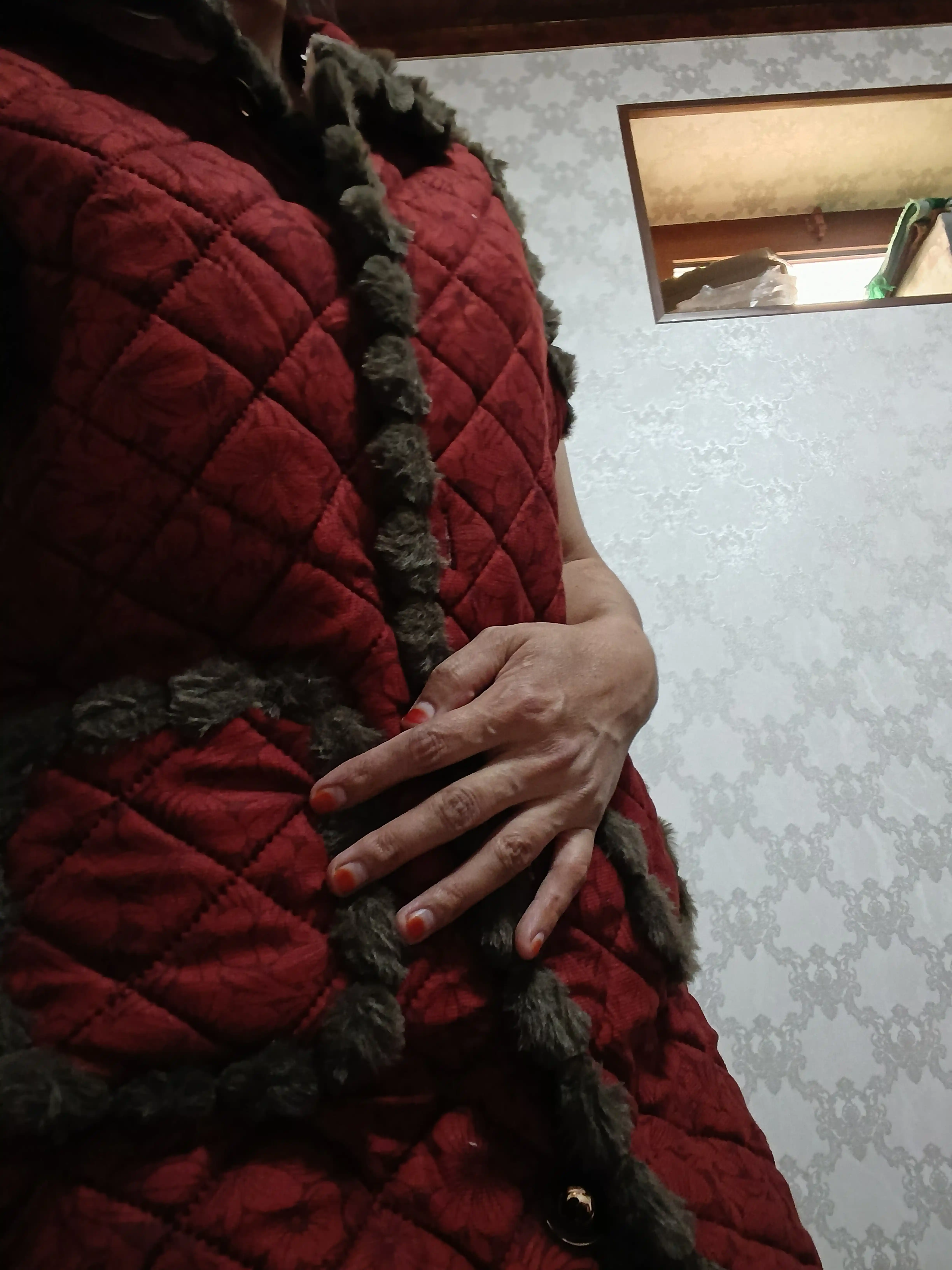 Ayollar uchun eko-mo‘ynadan tikilgan issiq nimcha, qavilgan yengsiz ko‘ylak, 2XL–5XL