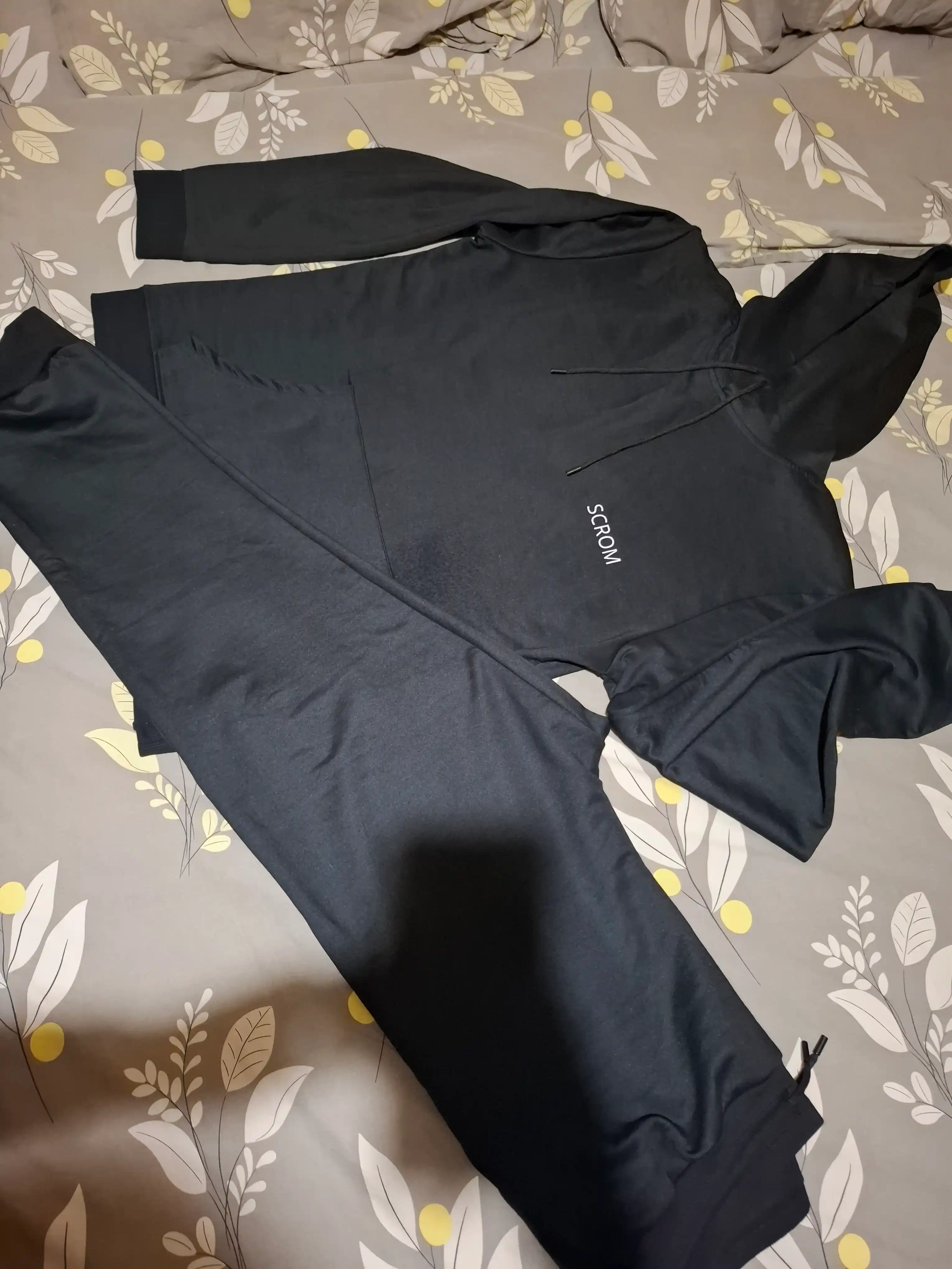 Erkaklar sport kostyumi. Bahor va kuz uchun. Oversize