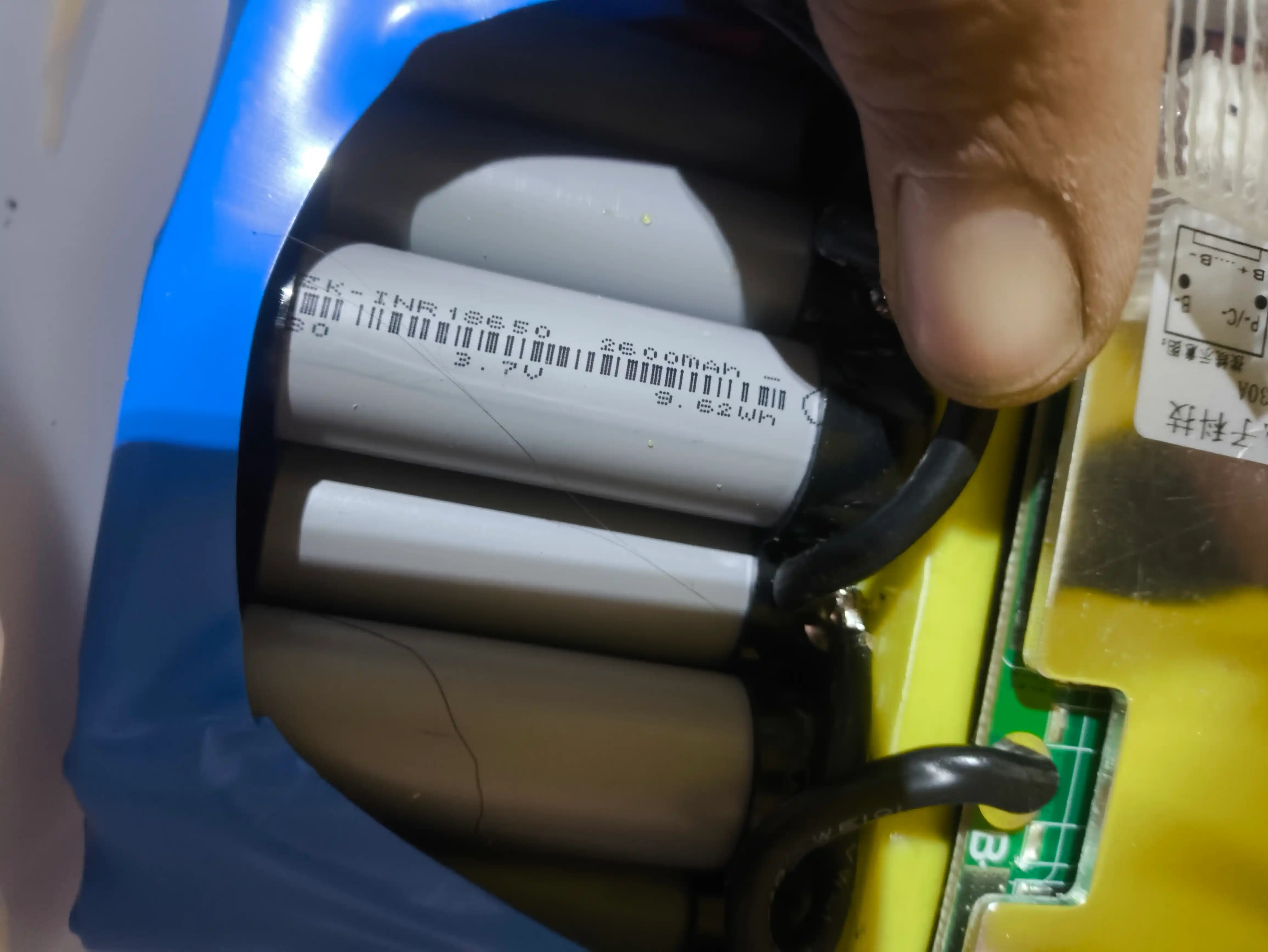 Elektr velosipedlar yoki elektr skuterlar uchun 60V 28.6Ah Pentro litiy-ion batareyasi