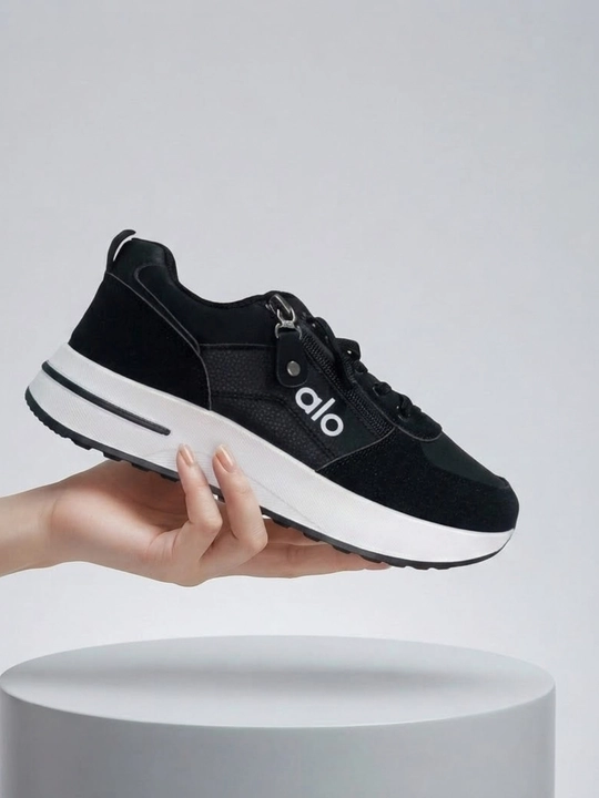 Ayollar krossovkasi, unisex kedalar (36-41)kuz,qish,bahor uchun mos, bir o‘lcham kichikroq