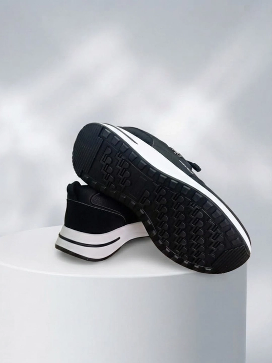 Ayollar krossovkasi, unisex kedalar (36-41)kuz,qish,bahor uchun mos, bir o‘lcham kichikroq