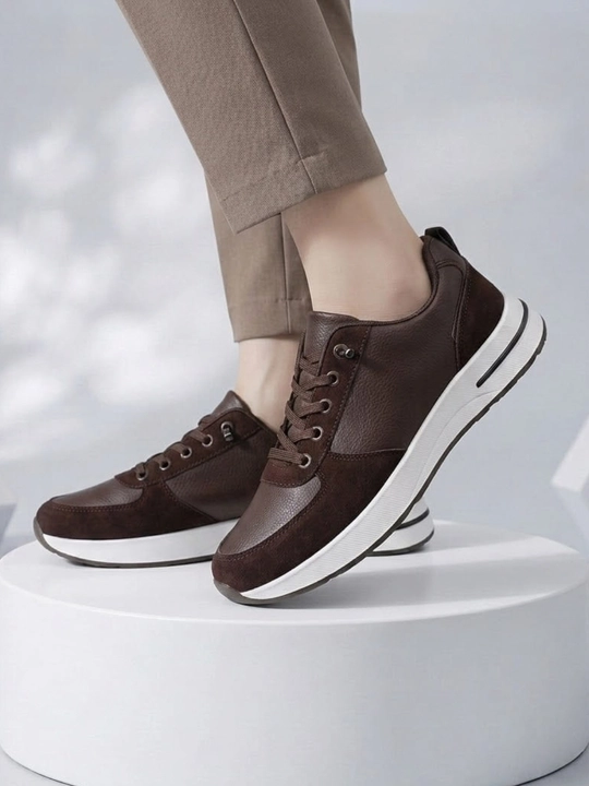 Ayollar krossovkasi, unisex kedalar (36-41)kuz,qish,bahor uchun mos, bir o‘lcham kichikroq