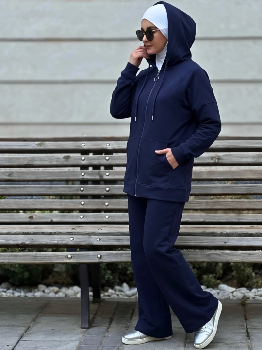 Ayollar sport kostyumi uch ipli matodan nachosli, kapyushonli issiq kostyum  KLARIS