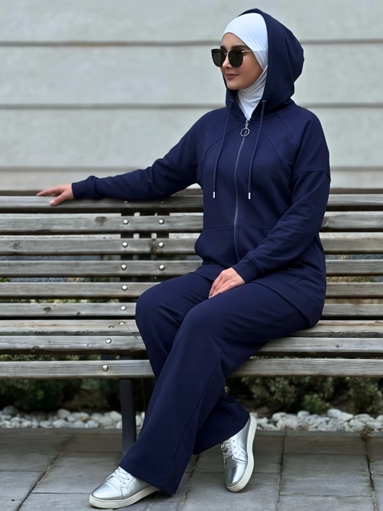 Ayollar sport kostyumi uch ipli matodan nachosli, kapyushonli issiq kostyum  KLARIS