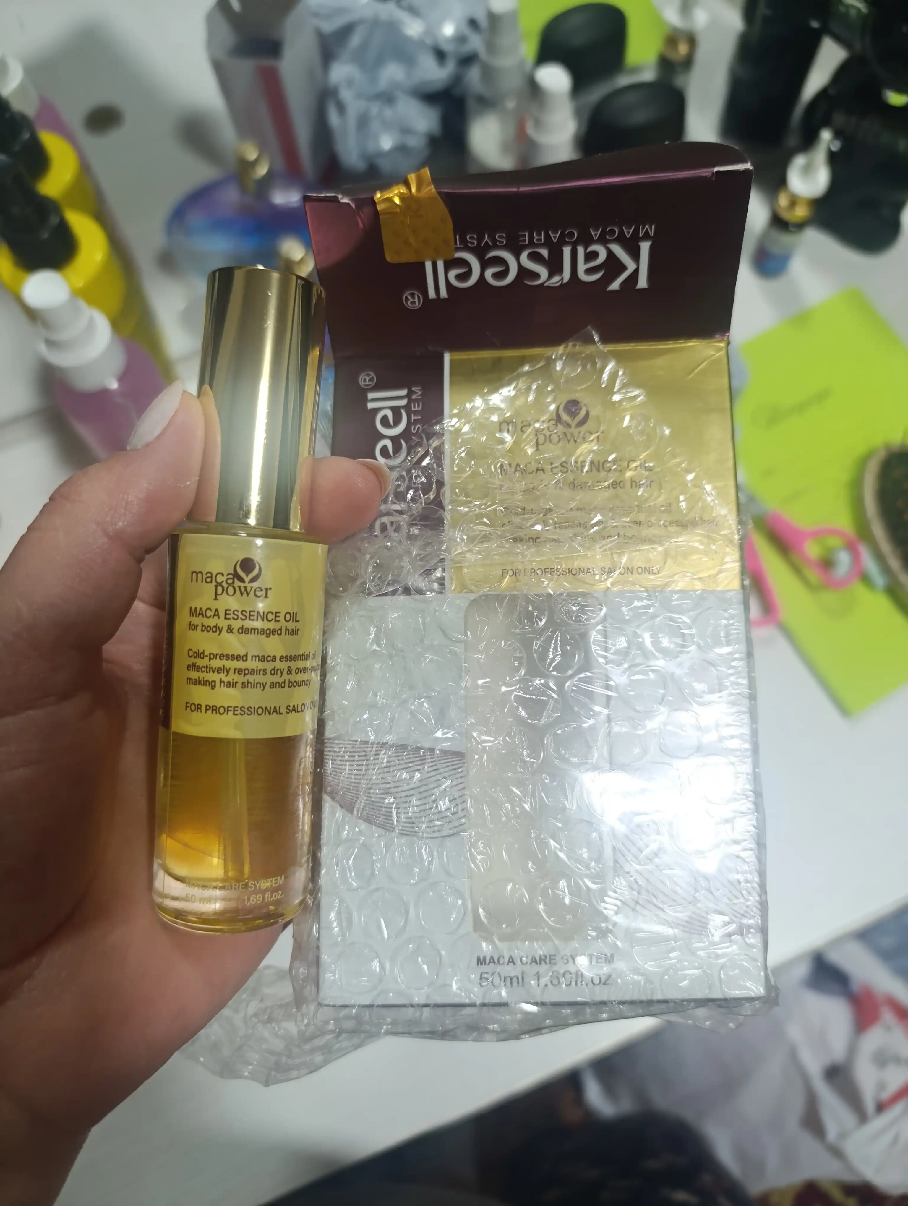 Sochlar uchun oziqlantiruvchi va yaltiroq beruvchi Karseell Hair Oil serum-silliq effekt