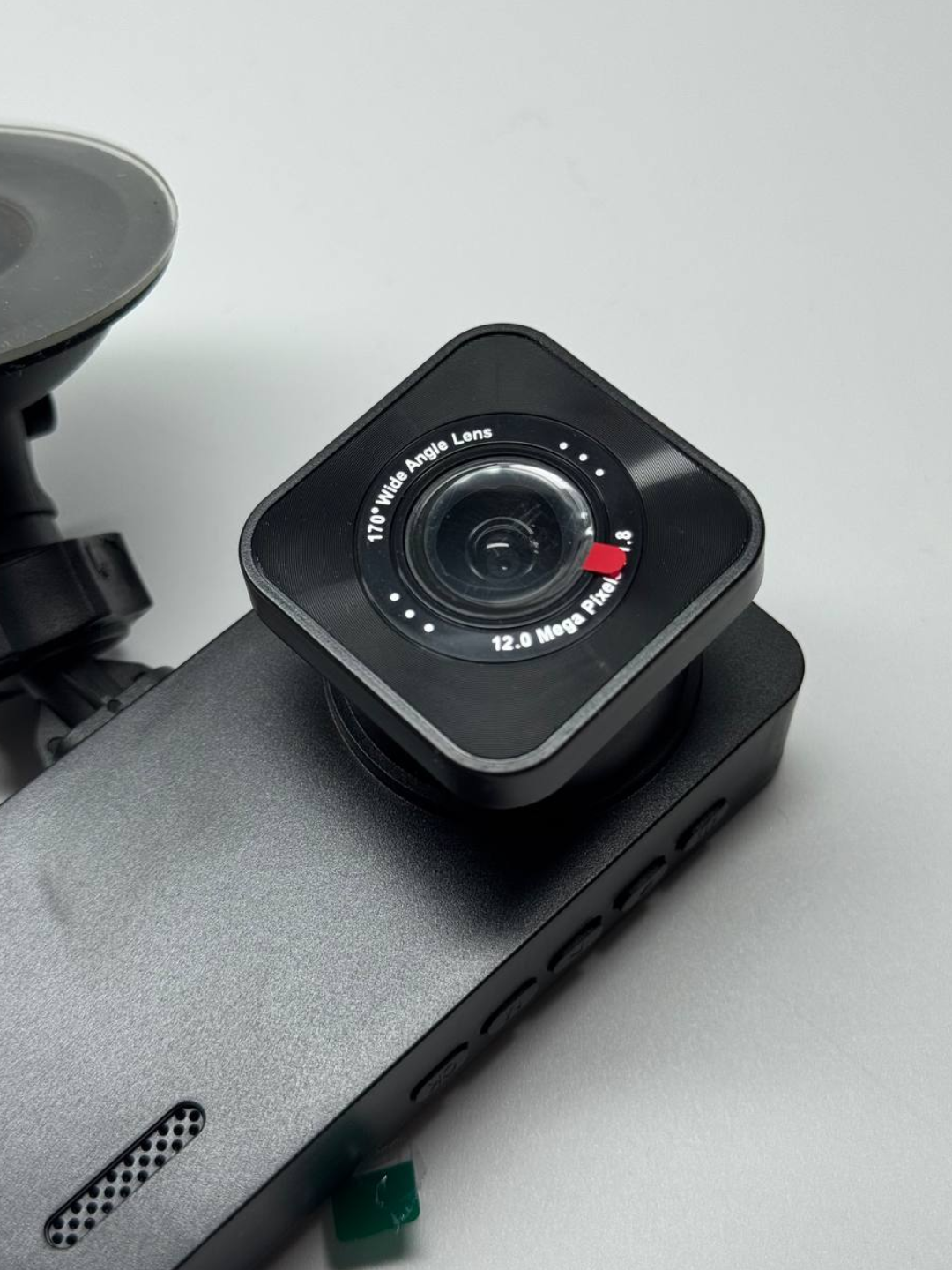 Трёхкамерный видеорегистратор Full HD 1080P с Wi-Fi, ночной съёмкой и задней камерой