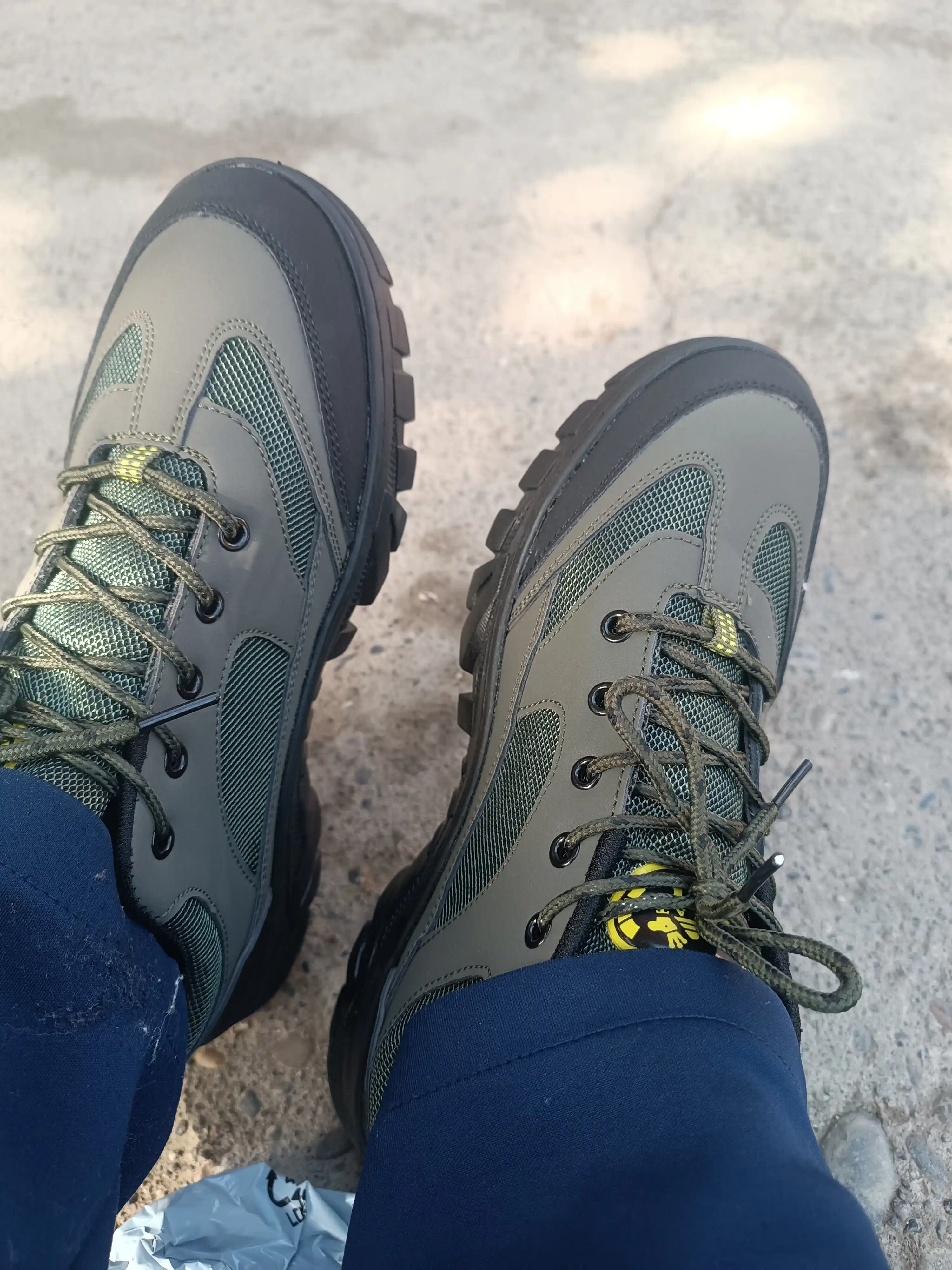 Erkaklar trekking botinkalari, sportga mos keladi, sayr qilish uchun