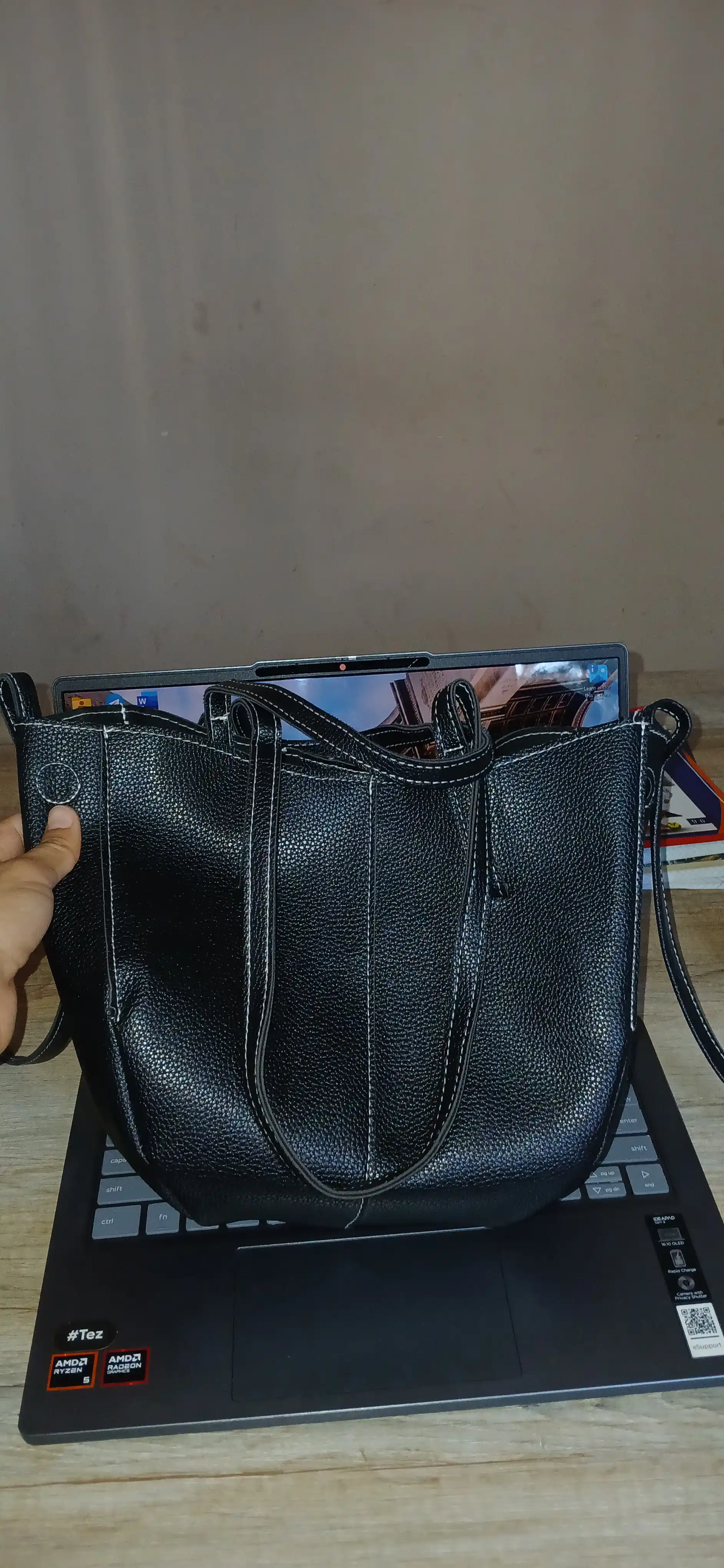 Ayollar sumkasi, yelka va qo'l uchun, A4 sig'imdor, o'qish va ishga, premium eko charm
