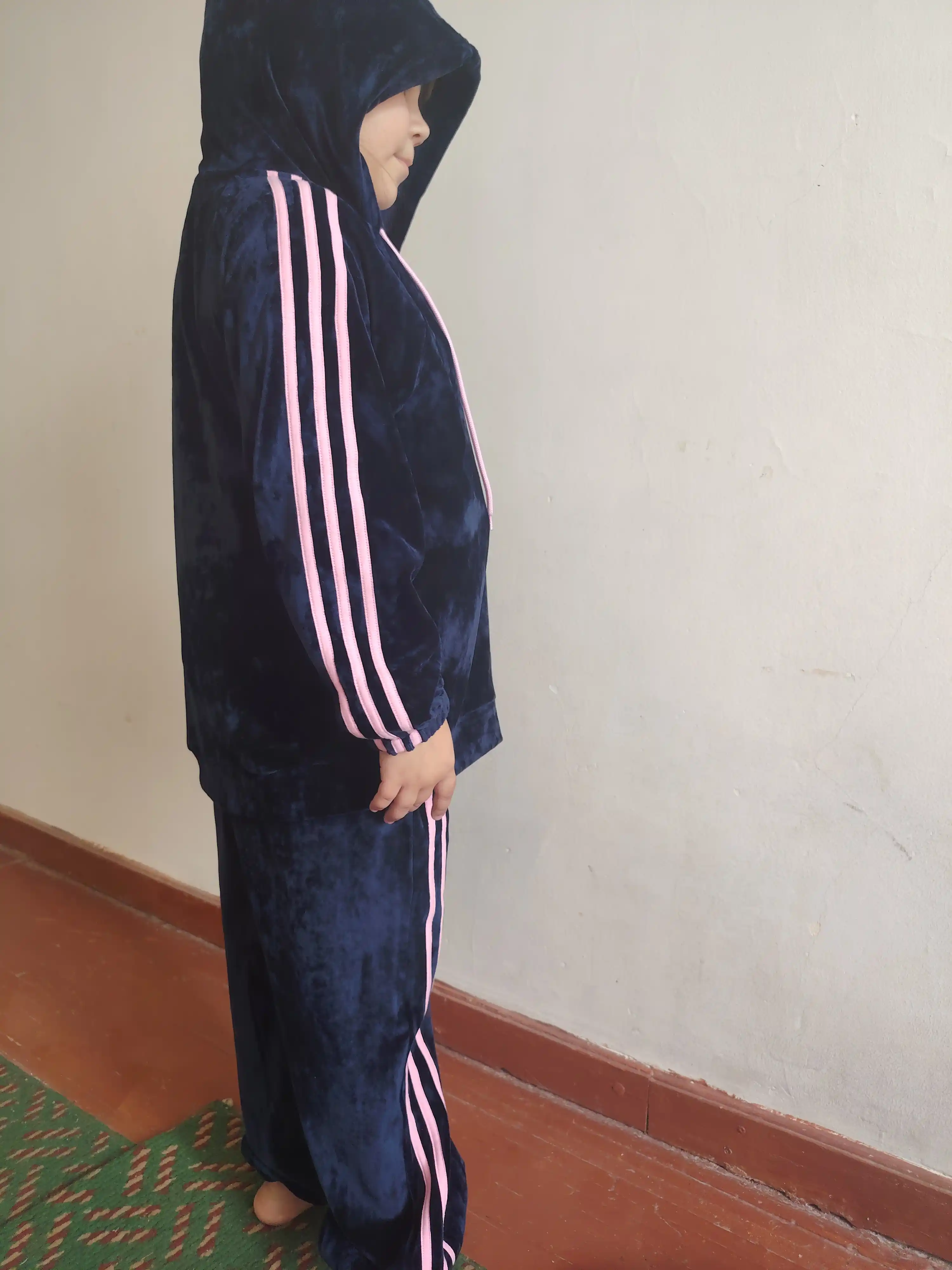 Qizlar uchun velur sport kostyumi, zamokli kapyushonli to‘plam, 7-12 yosh