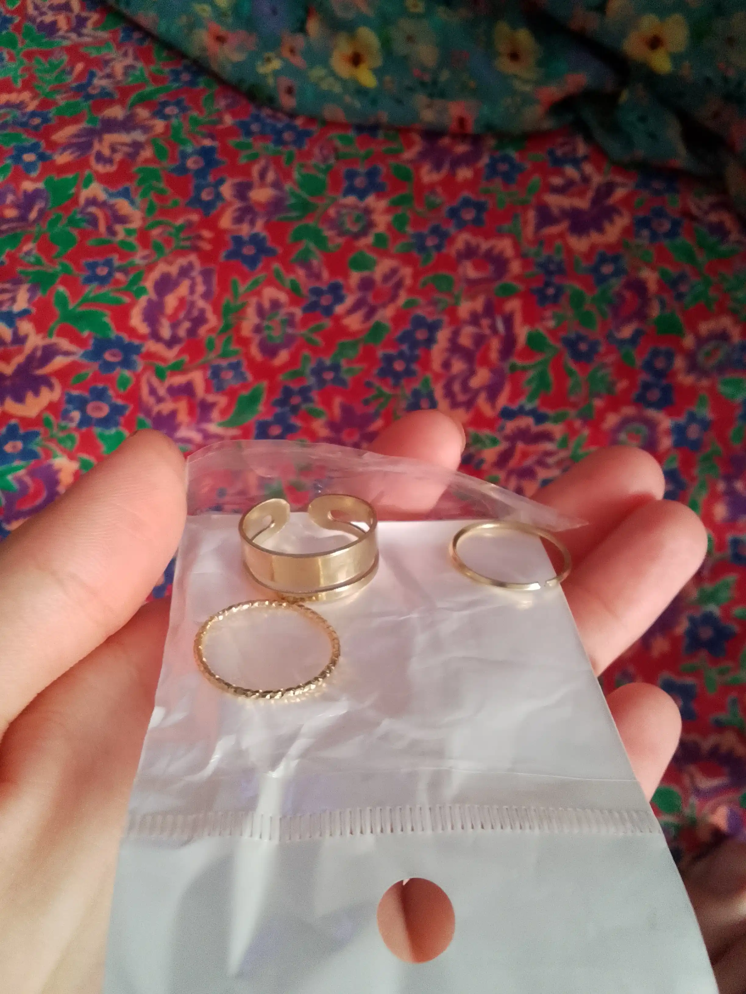 Ayollar uchun uzuklar to'plami, 7 dona