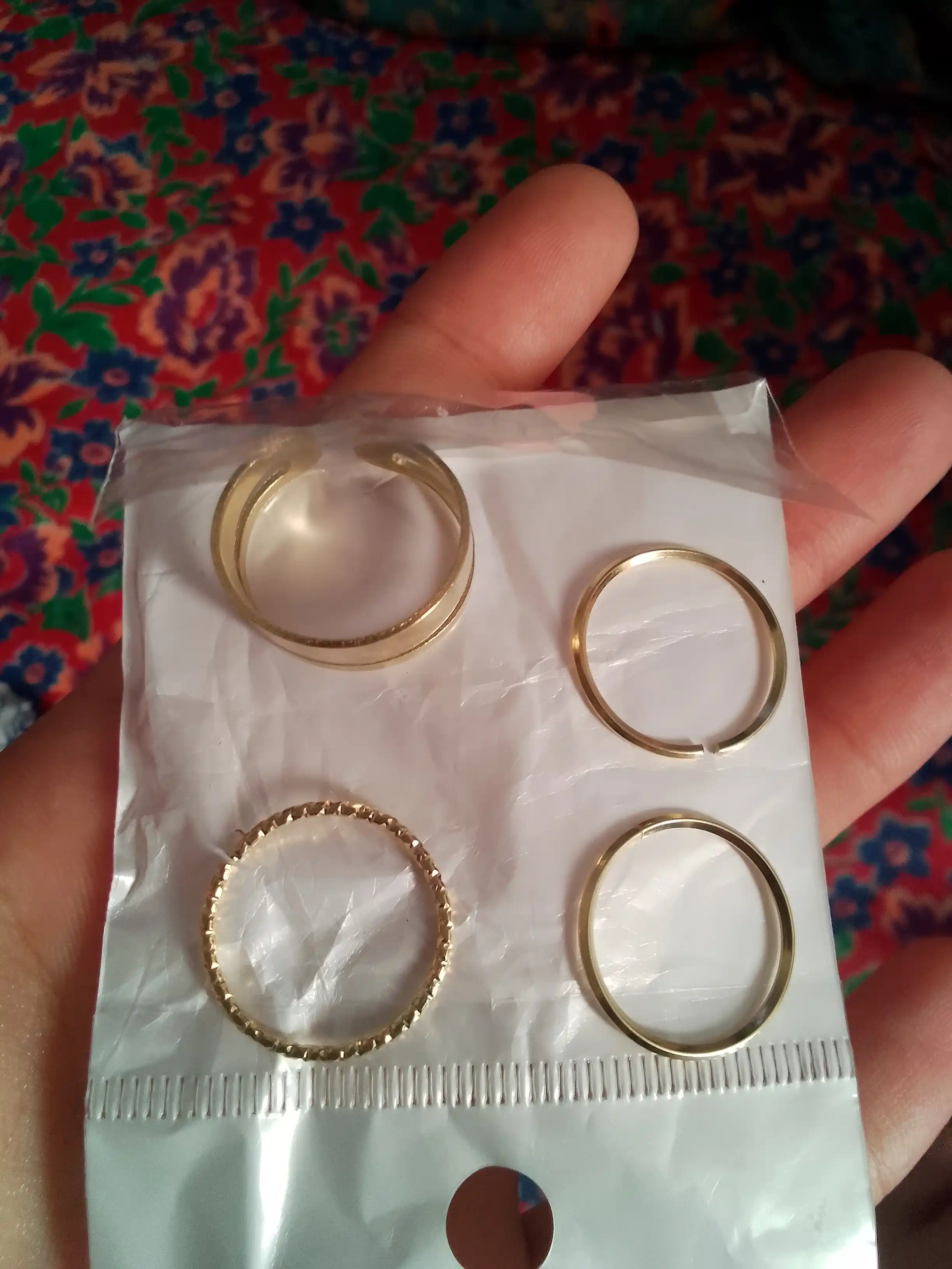 Ayollar uchun uzuklar to'plami, 7 dona