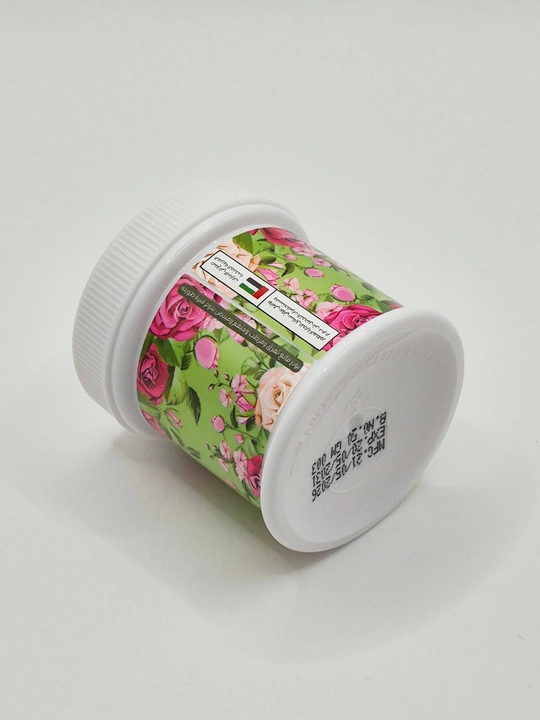 BOUTIQUE Rose Musk parfyumlangan tana kremi, atirgul va mushk iforli