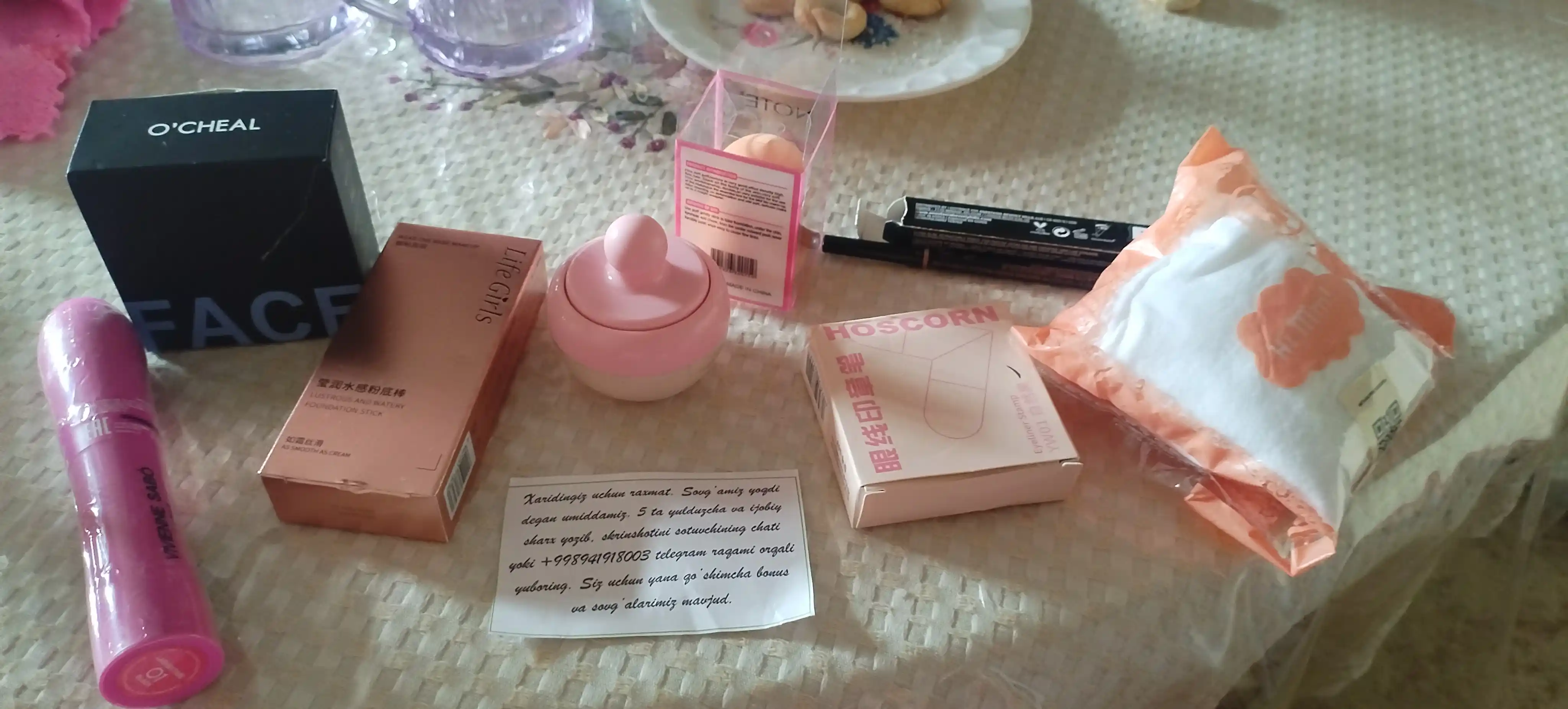 Yuz uchun maydalangan upa Huda Beauty, 25 g, matlovchi va pardozni saqlovchi
