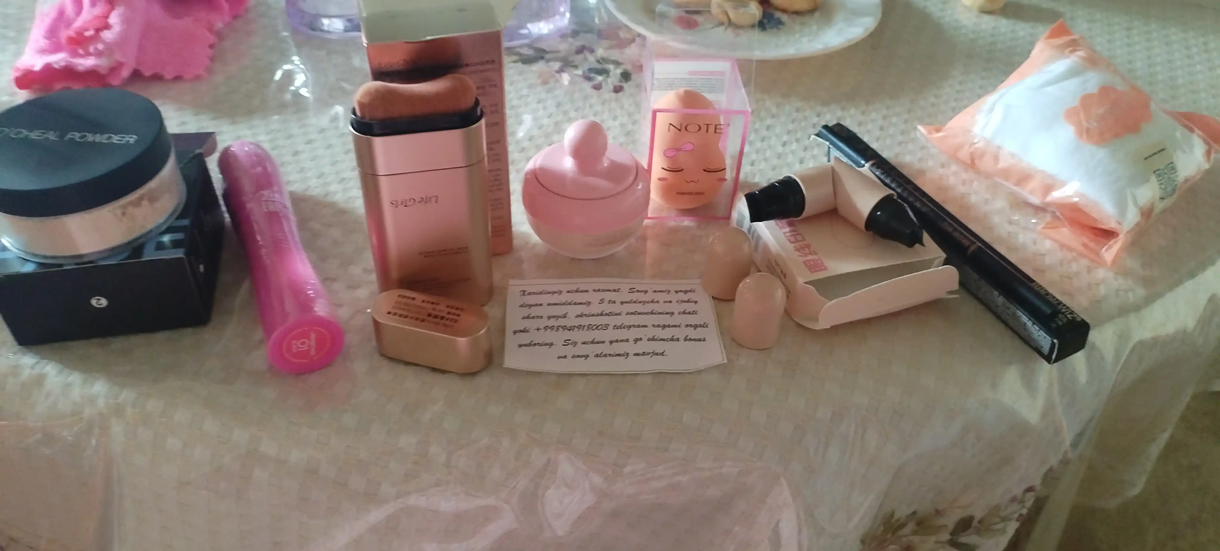 Yuz uchun maydalangan upa Huda Beauty, 25 g, matlovchi va pardozni saqlovchi