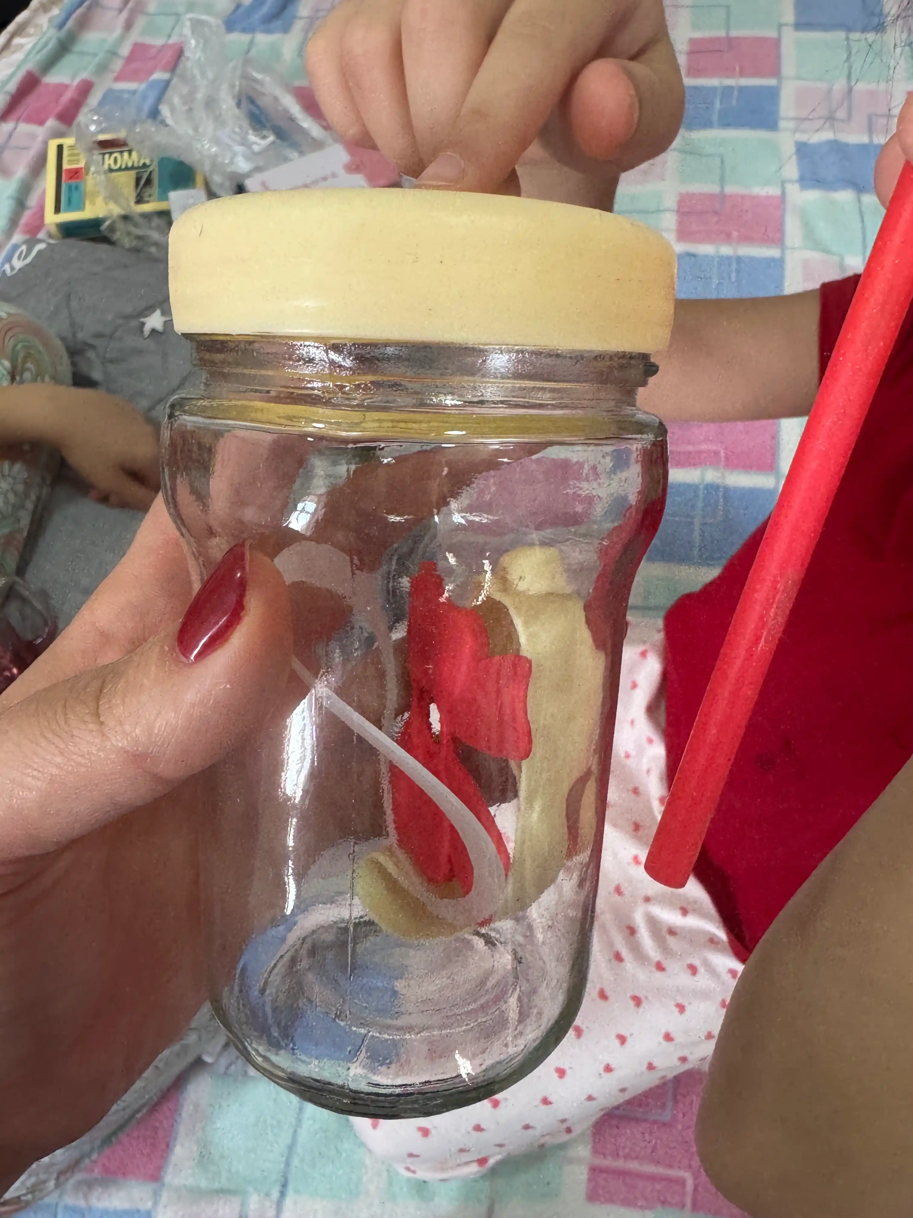 Rangli shisha krujka bankasi somoncha bilan, kokteyl va ichimliklar uchun Mason Jar stakan