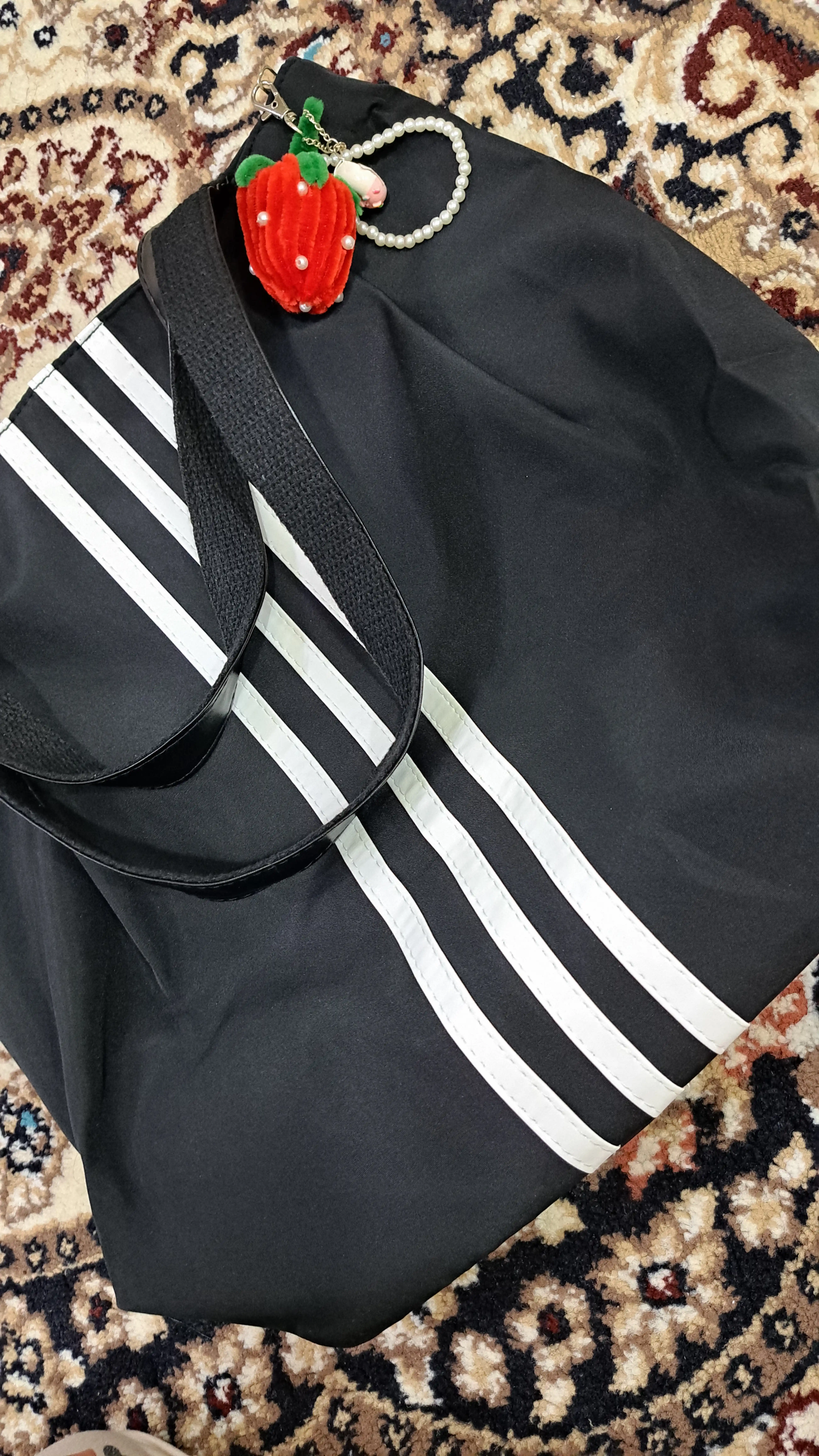 Katta ayollar uchun qora shopper sumka, yelkaga osib taqiladigan, ish va o‘qish uchun, A4