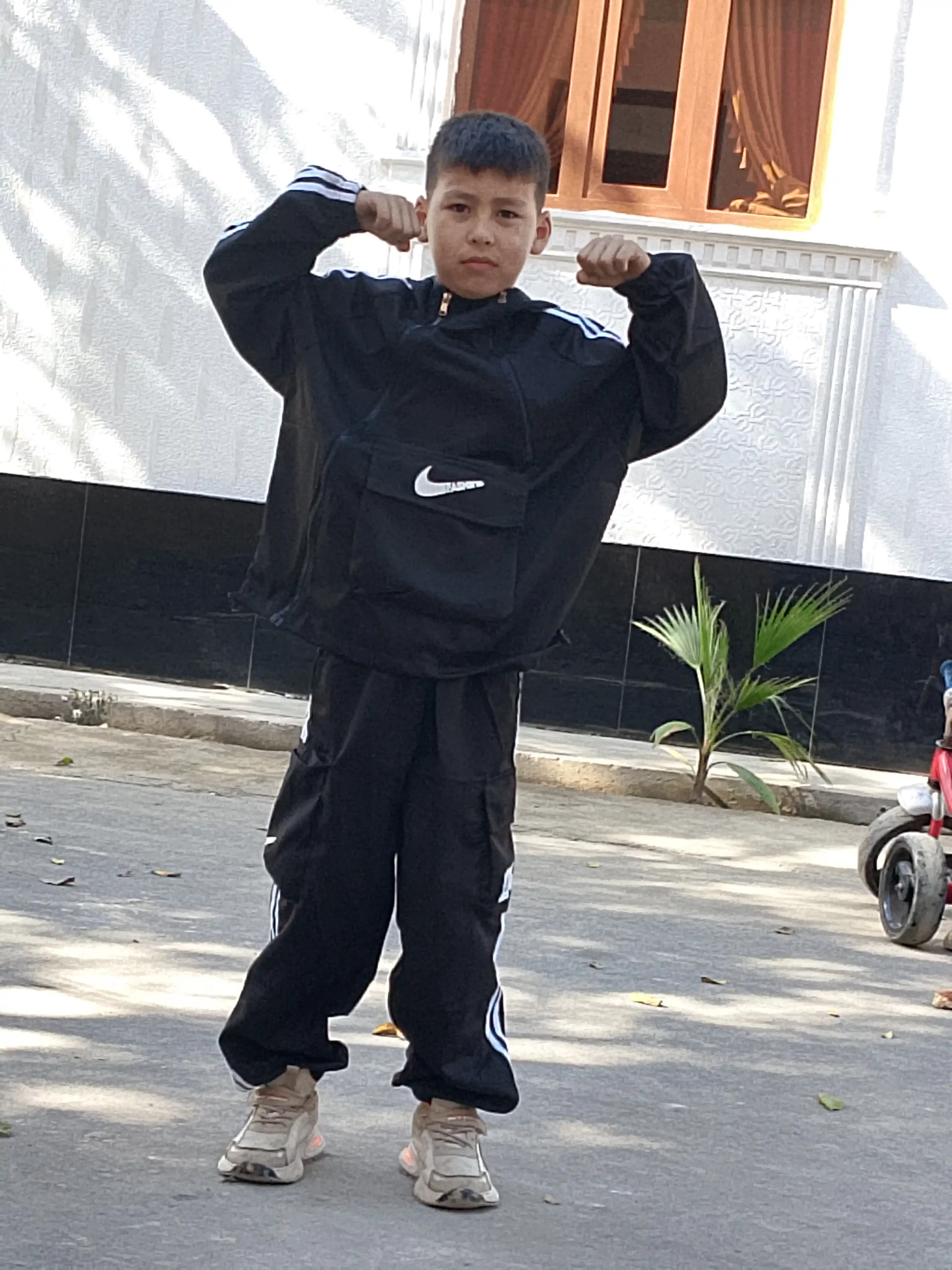 O‘g‘il bolalar uchun sport kostyumi, kapyushonli to‘plam