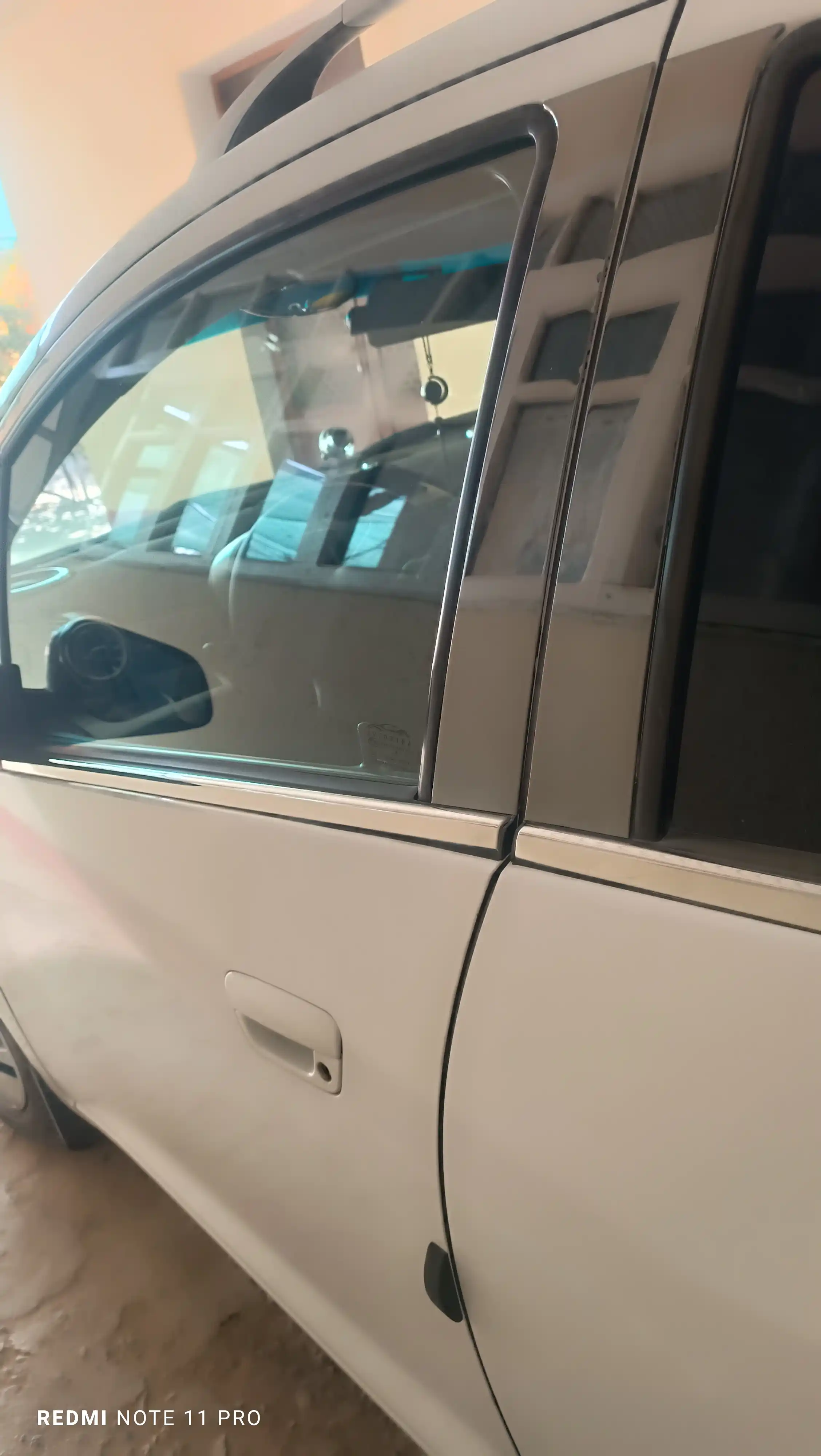 Eshiklari ustunlariga nakladkalar Spark,Cobalt,Nexia,Lacetti,Gentra, Labo,yaltiroq, qora
