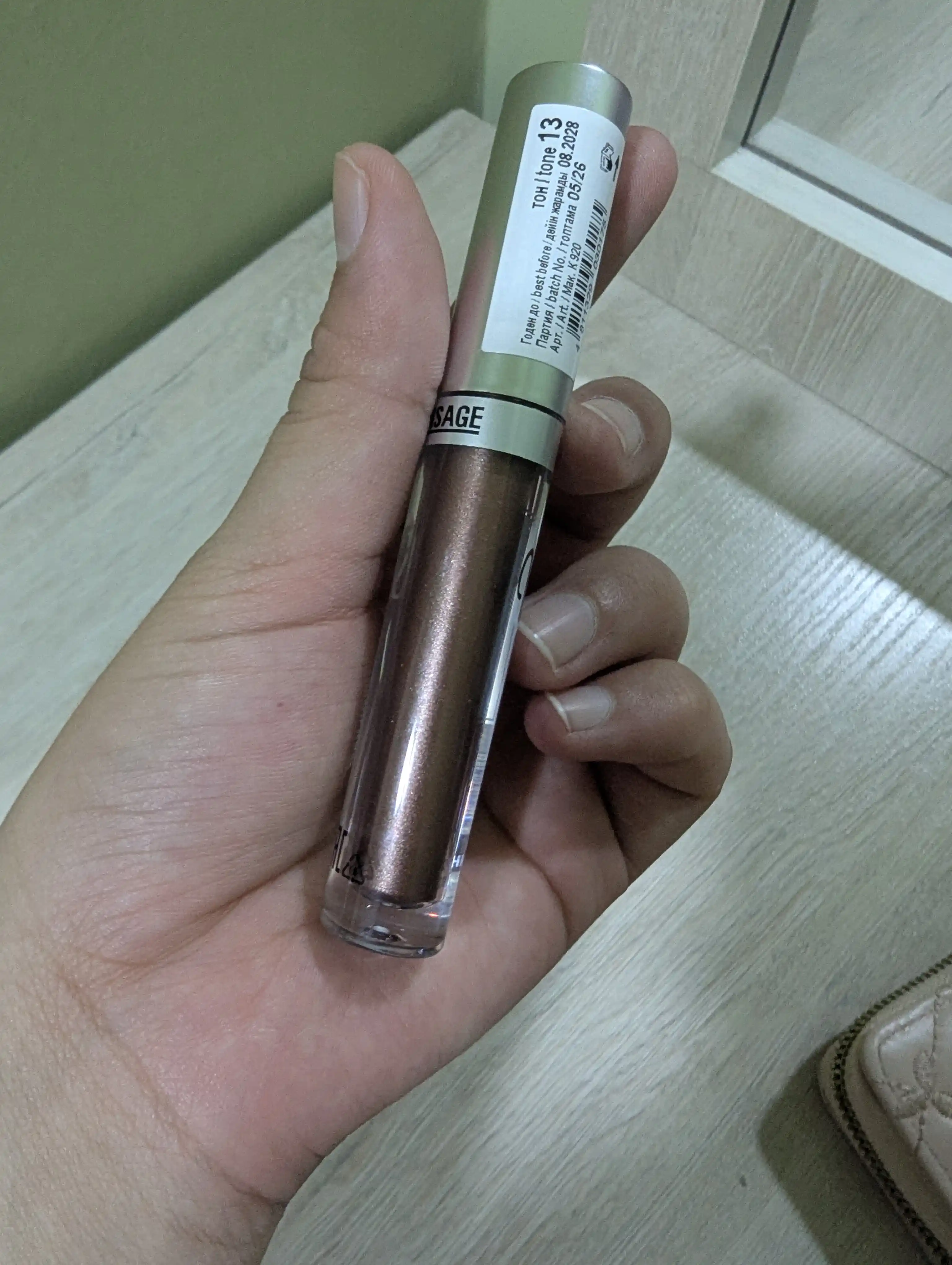 Qovoqlar uchun suyuq ten Metal Hype Luxvisage, 3.5 g