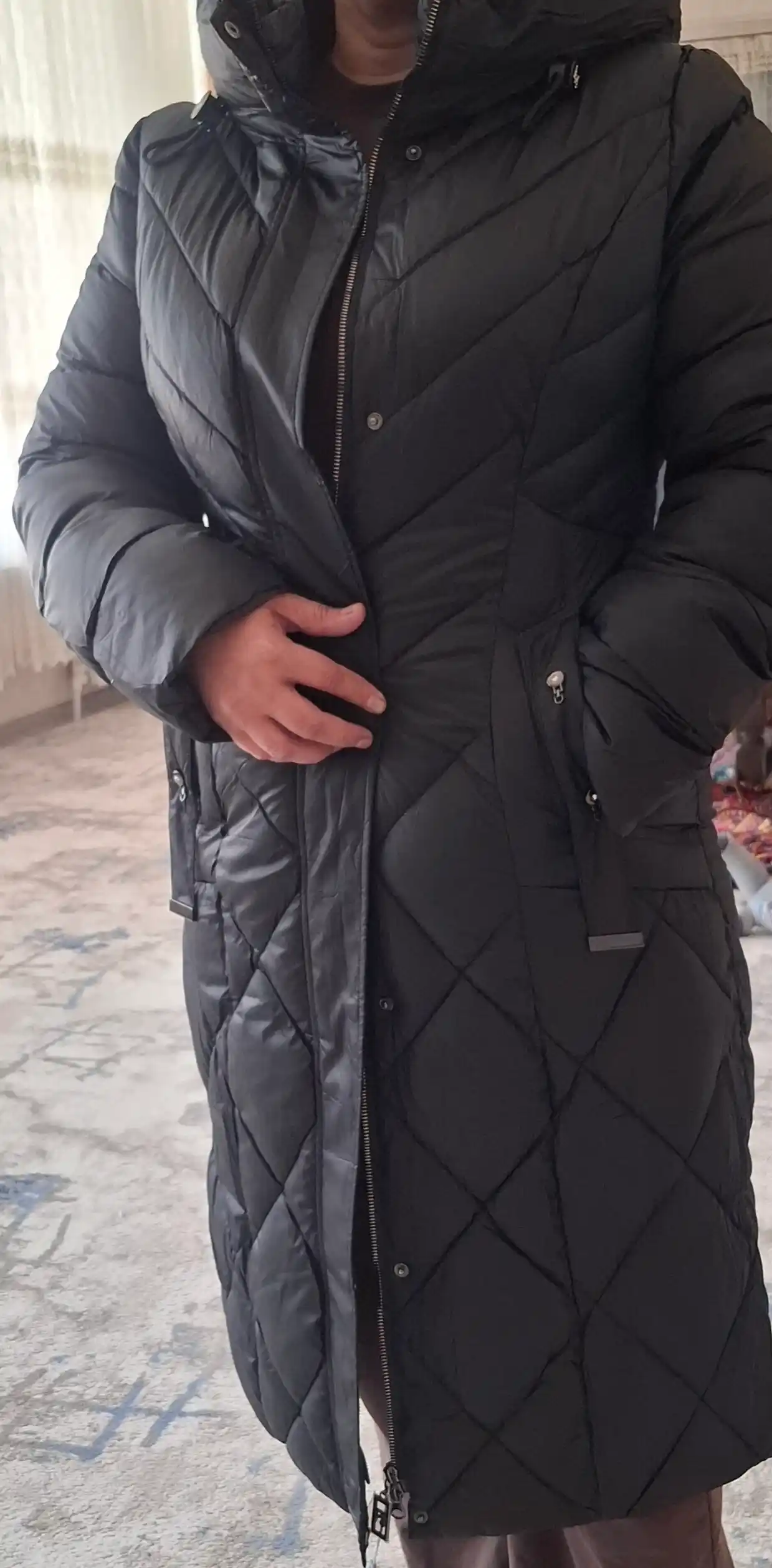 Ayollar uchun qishki kurtka
