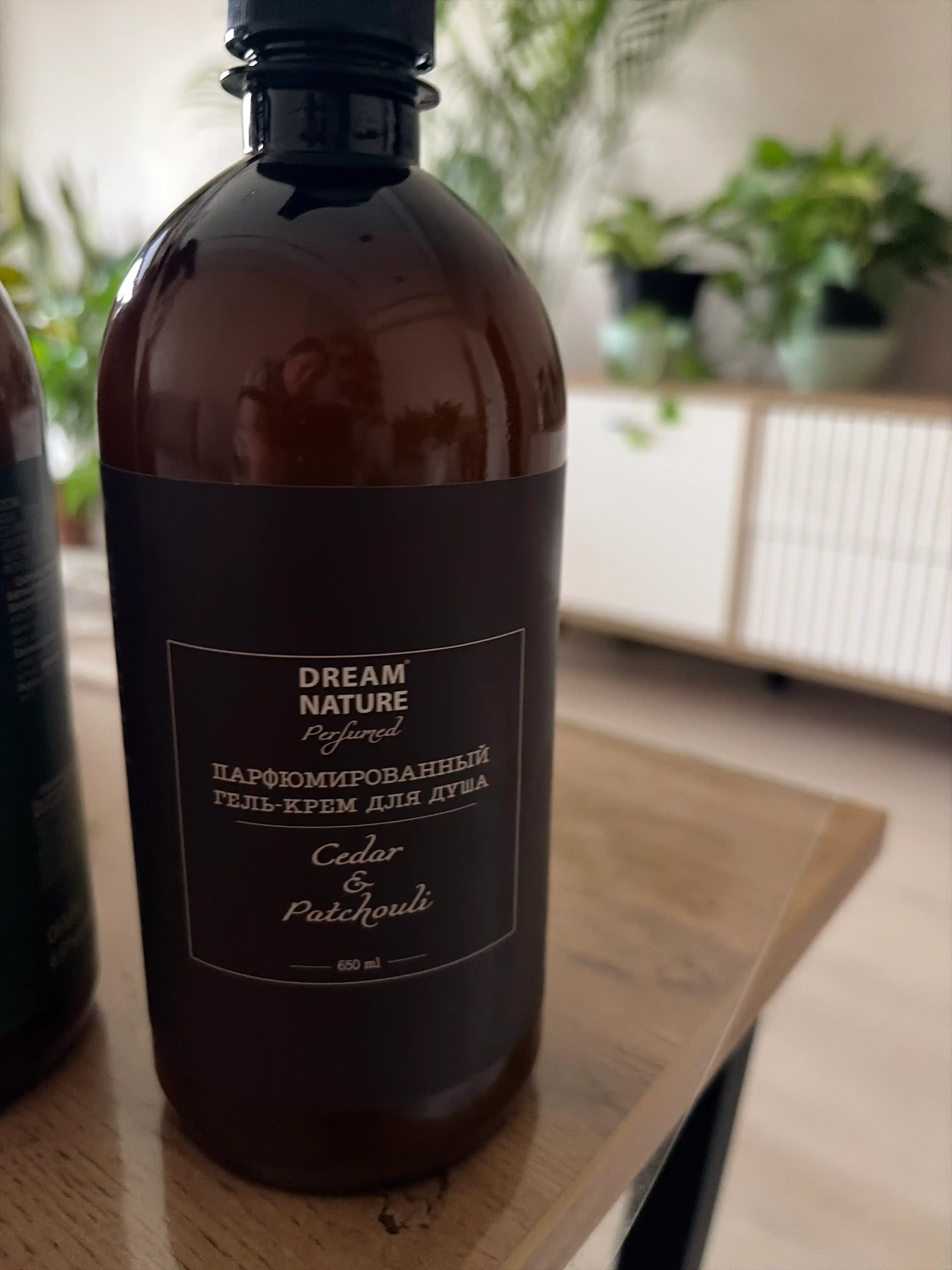 Парфюмированный гель для душа CEDAR & PATCHOULI DREAM NATURE, 650 мл
