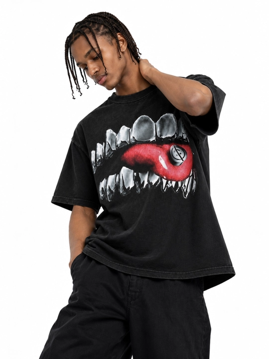 Y2K Chrome Bite katta o‘lchamli futbolkasi, 100% paxta, qora, unisex, bosma naqshli