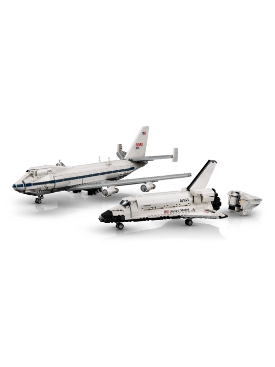 Конструктор Icons Самолёт-носитель шаттла NASA, 2417 деталей