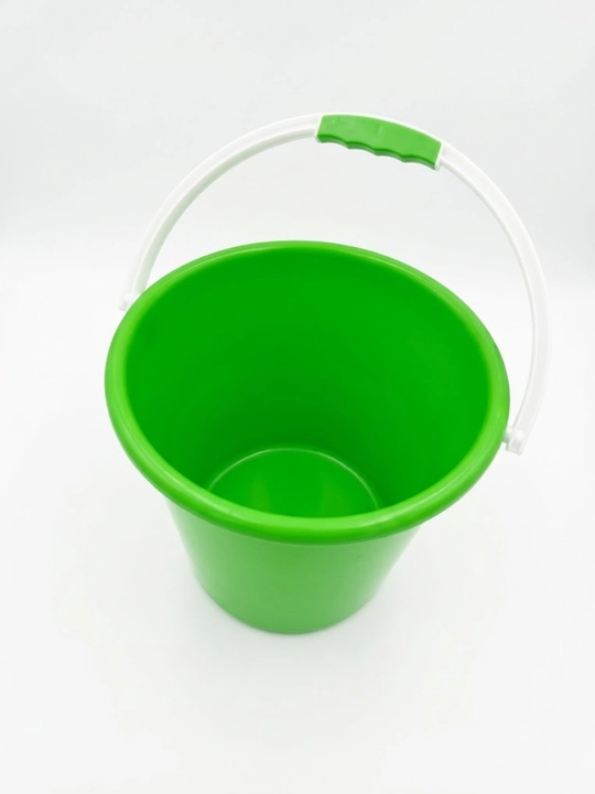Mustahkam plastmassa chelak, tutqichli, xo'jalik va maishiy ishlar uchun 15L