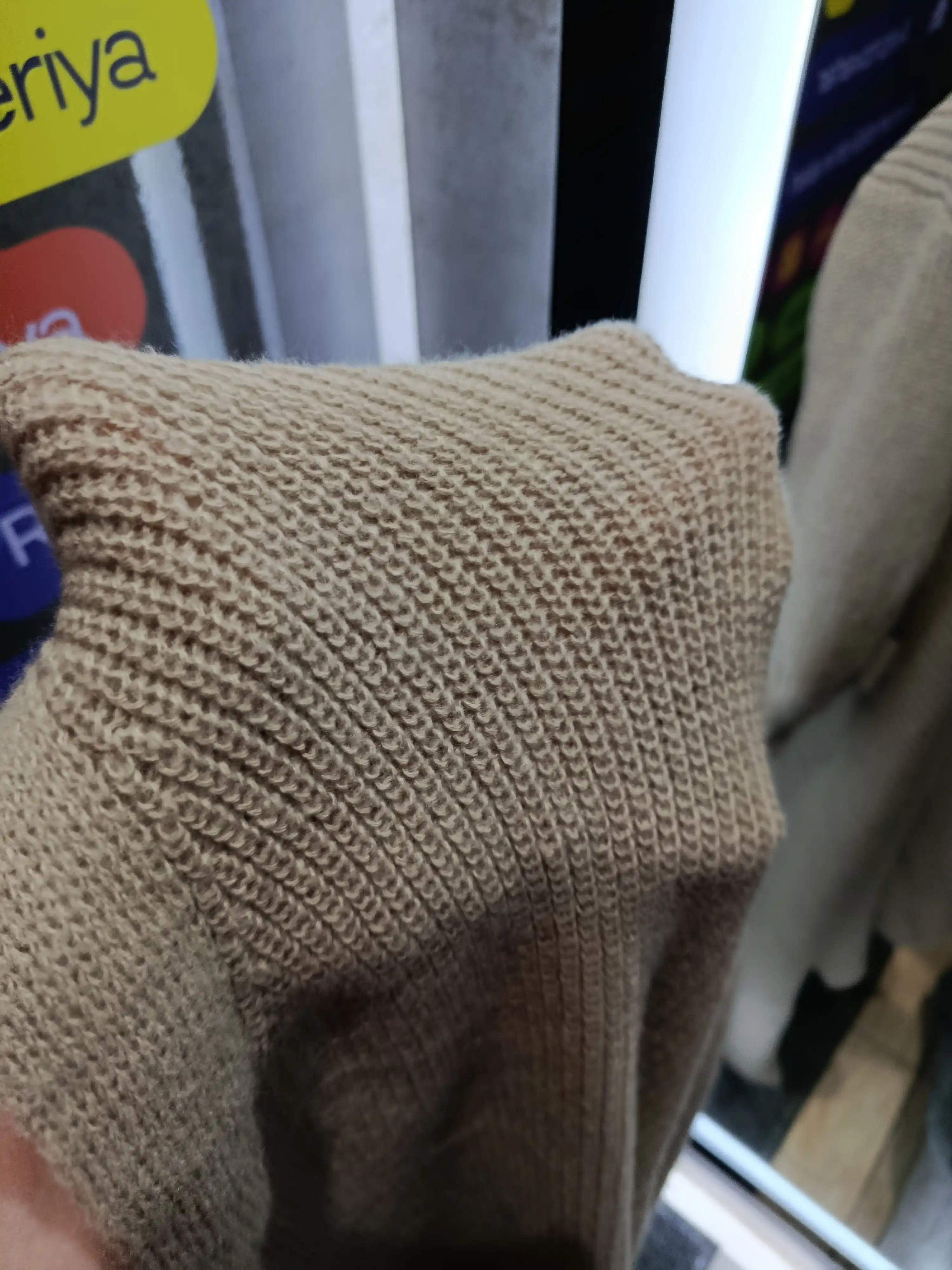 Uzun, to‘qilgan, tugmali ayollar kardigani, koreys uslubida, issiq par palto