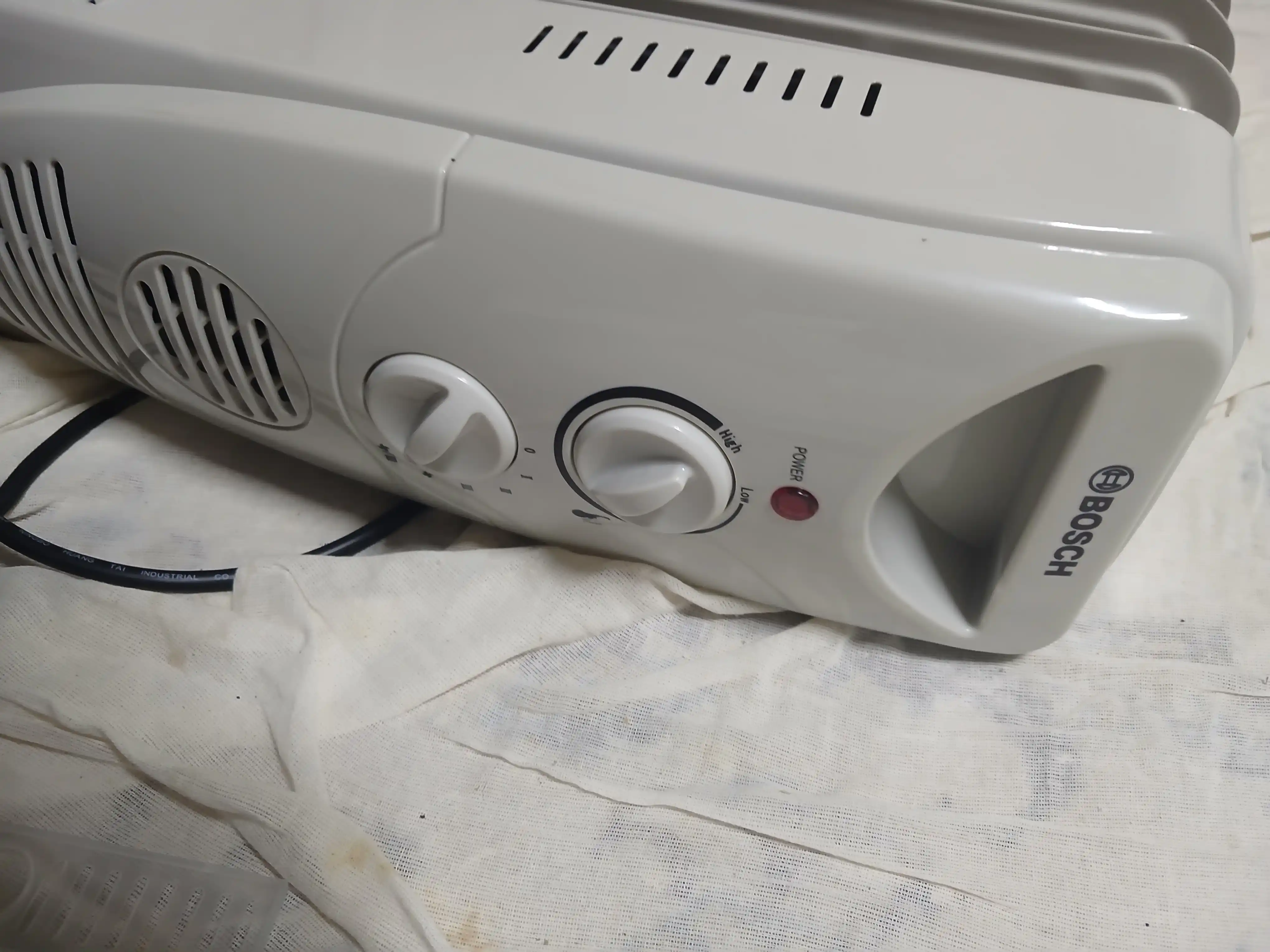 Moyli radiator, elektr isitgich, 15 seksiyali, 2900 Vt quvvatli, uy uchun, isitgich
